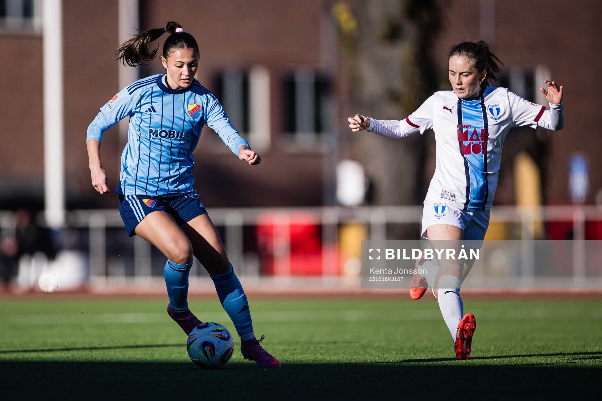 Djurgårdens Casey Yujin Phair och Malmö FFs Matilda