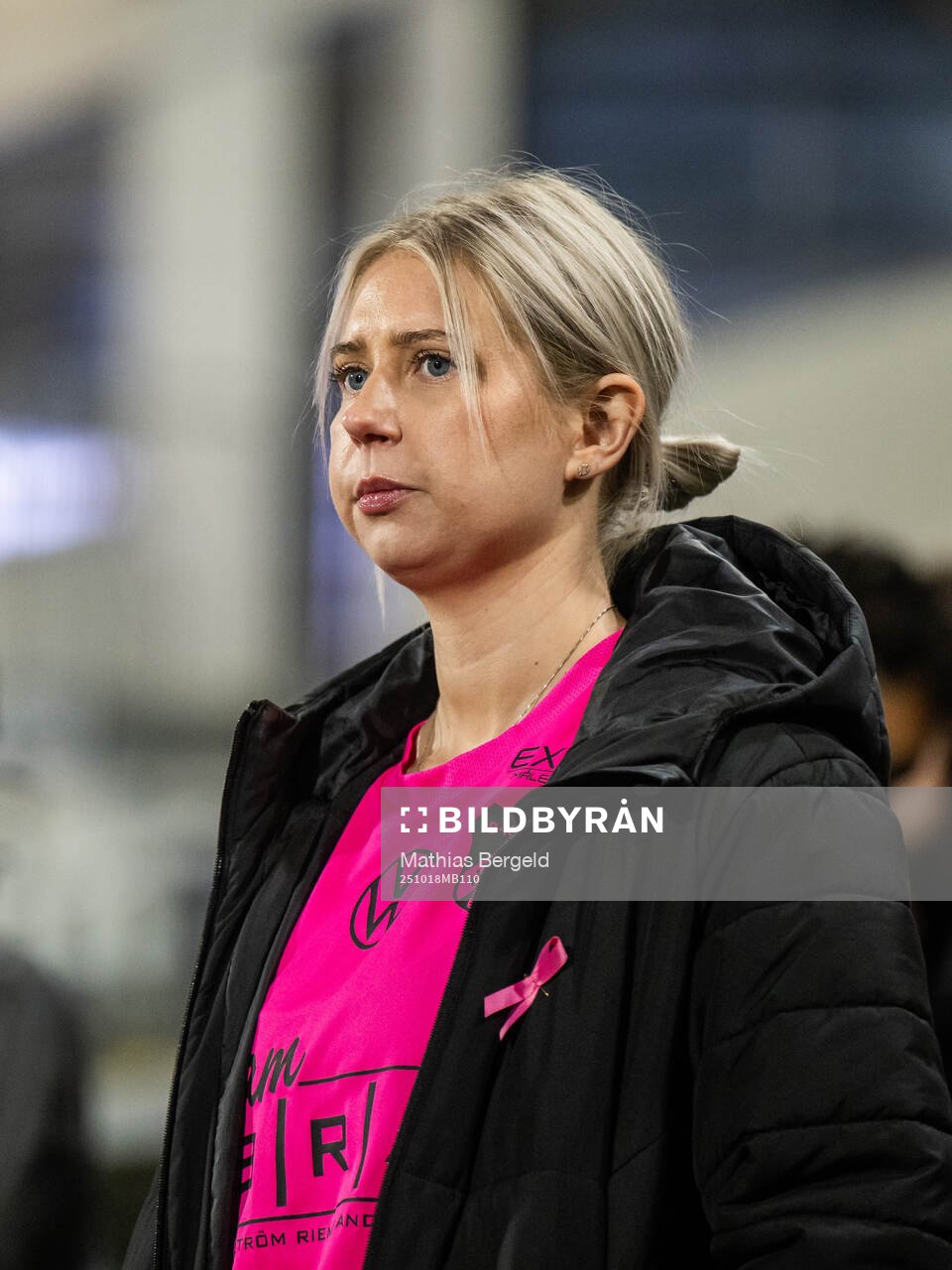 Häckens Fysioterapeut Mikaela Johansson med Rosa Bandet