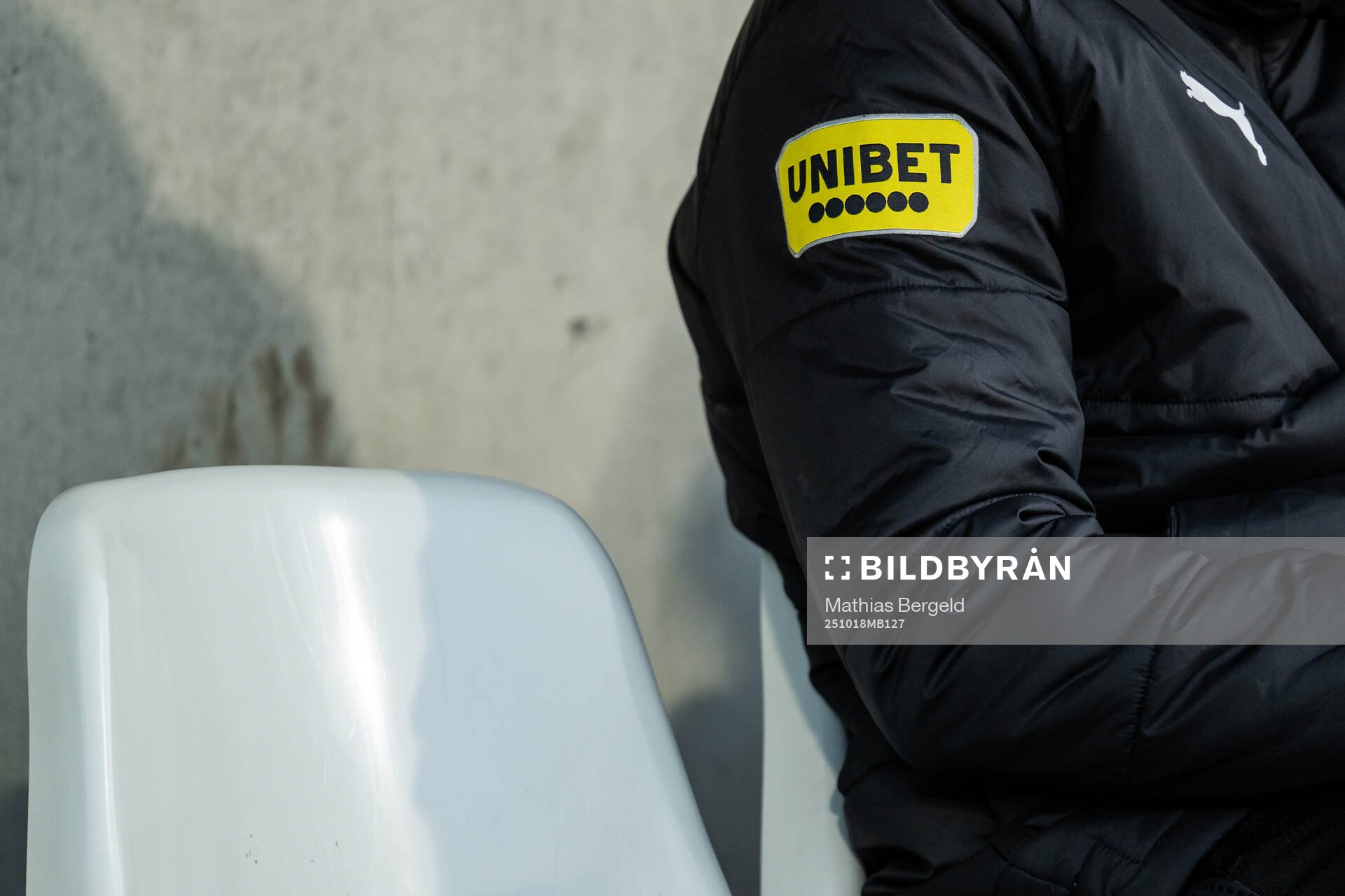 Unibet-logotyp på en jacka