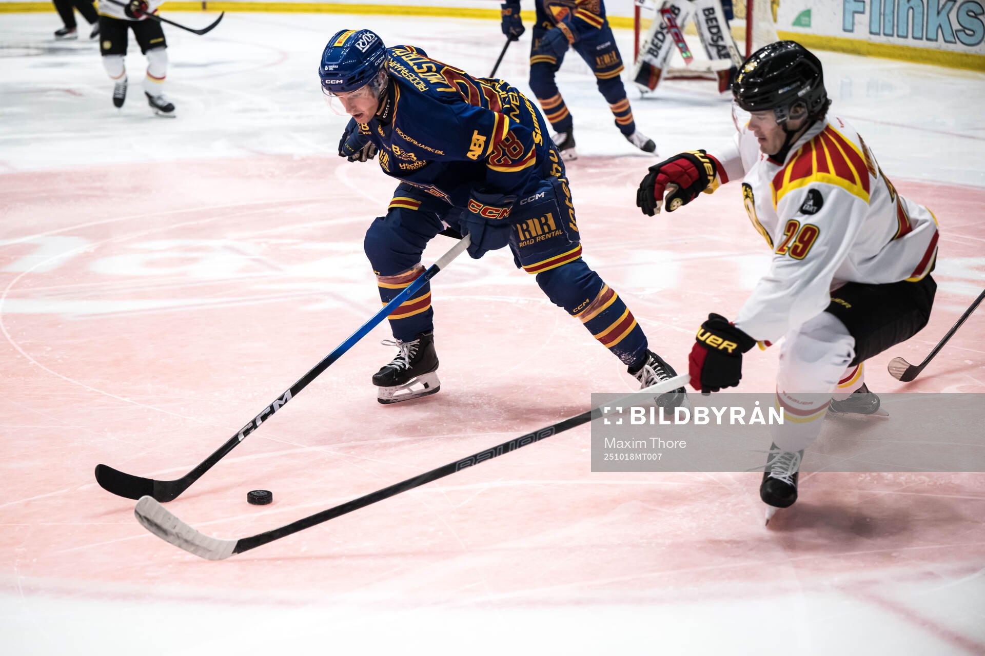 Djurgårdens Gustav Lindström och Brynäs Axel Andersson
