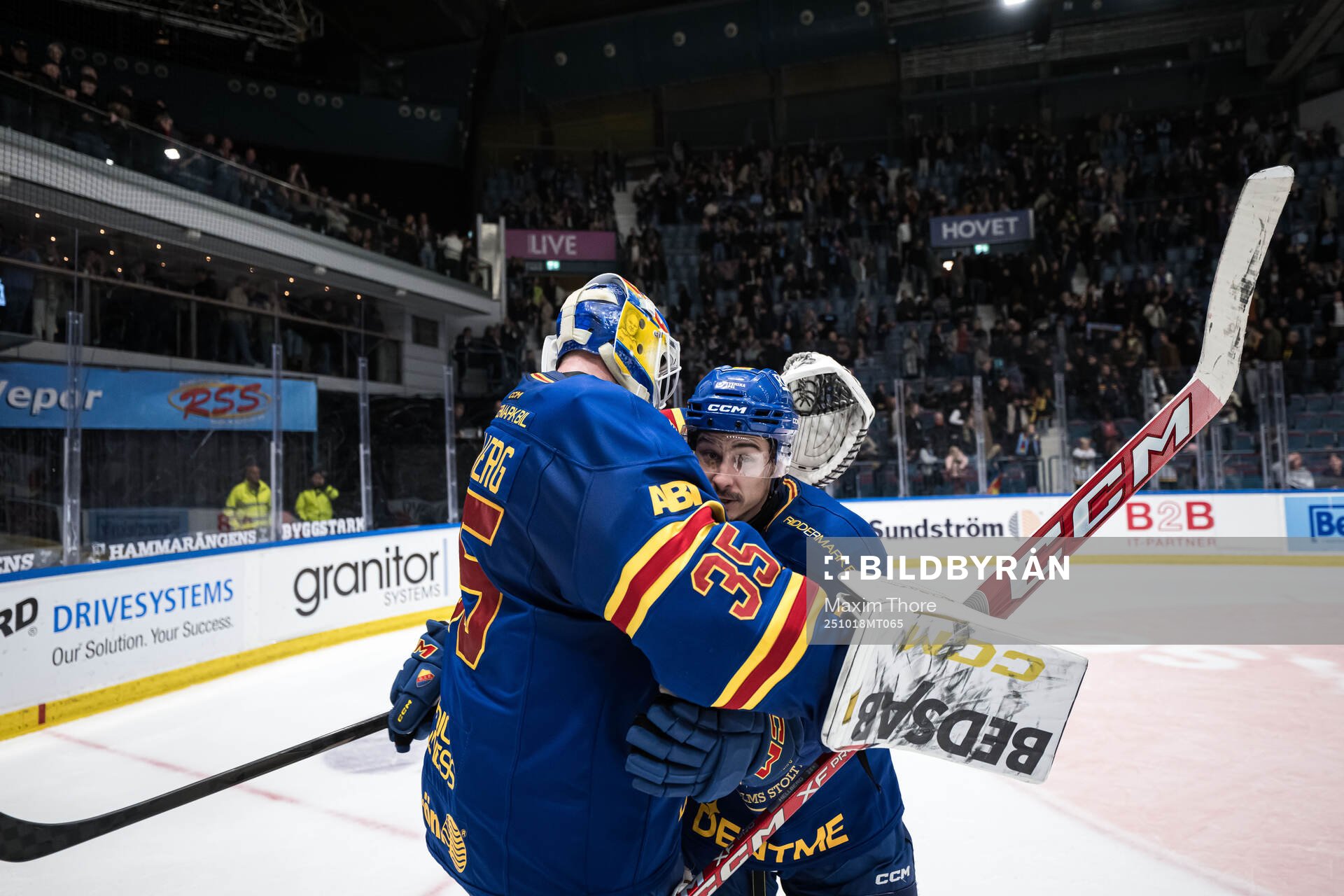 Djurgårdens Charles Hudon och målvakt Magnus Hellberg