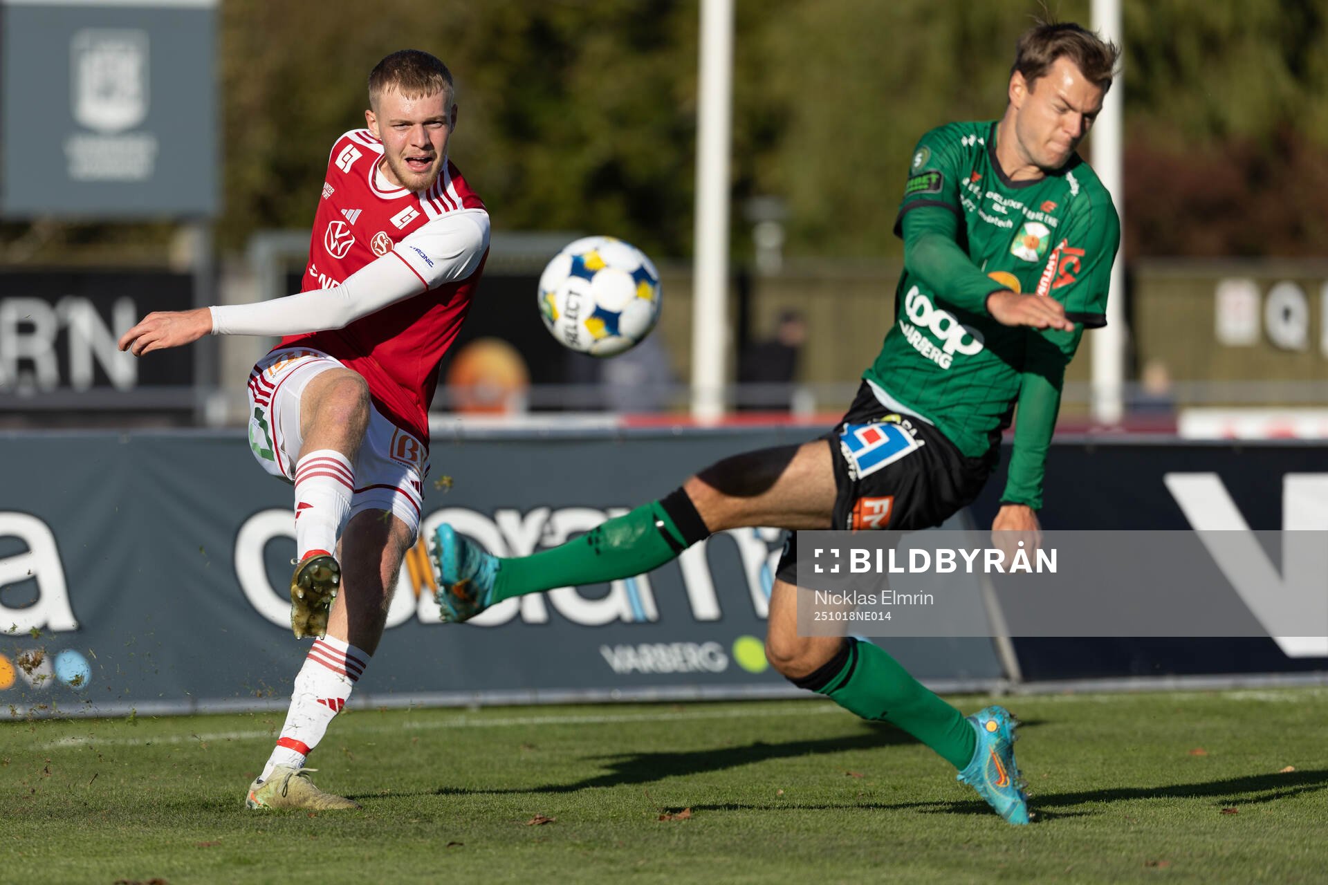 Sandvikens IFs Viggo van der Laan och Varbergs Albin Winbo