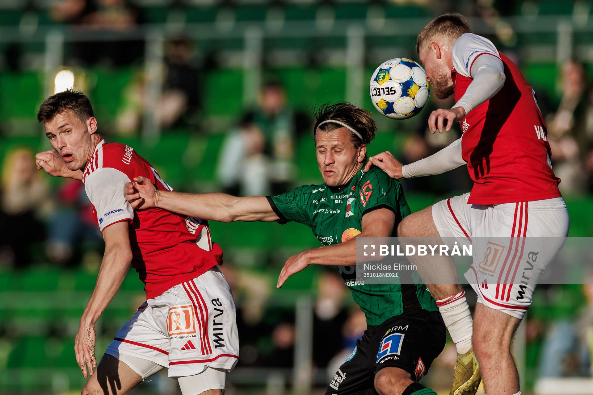 Sandvikens IFs Daniel Söderberg och Viggo van der Laan och