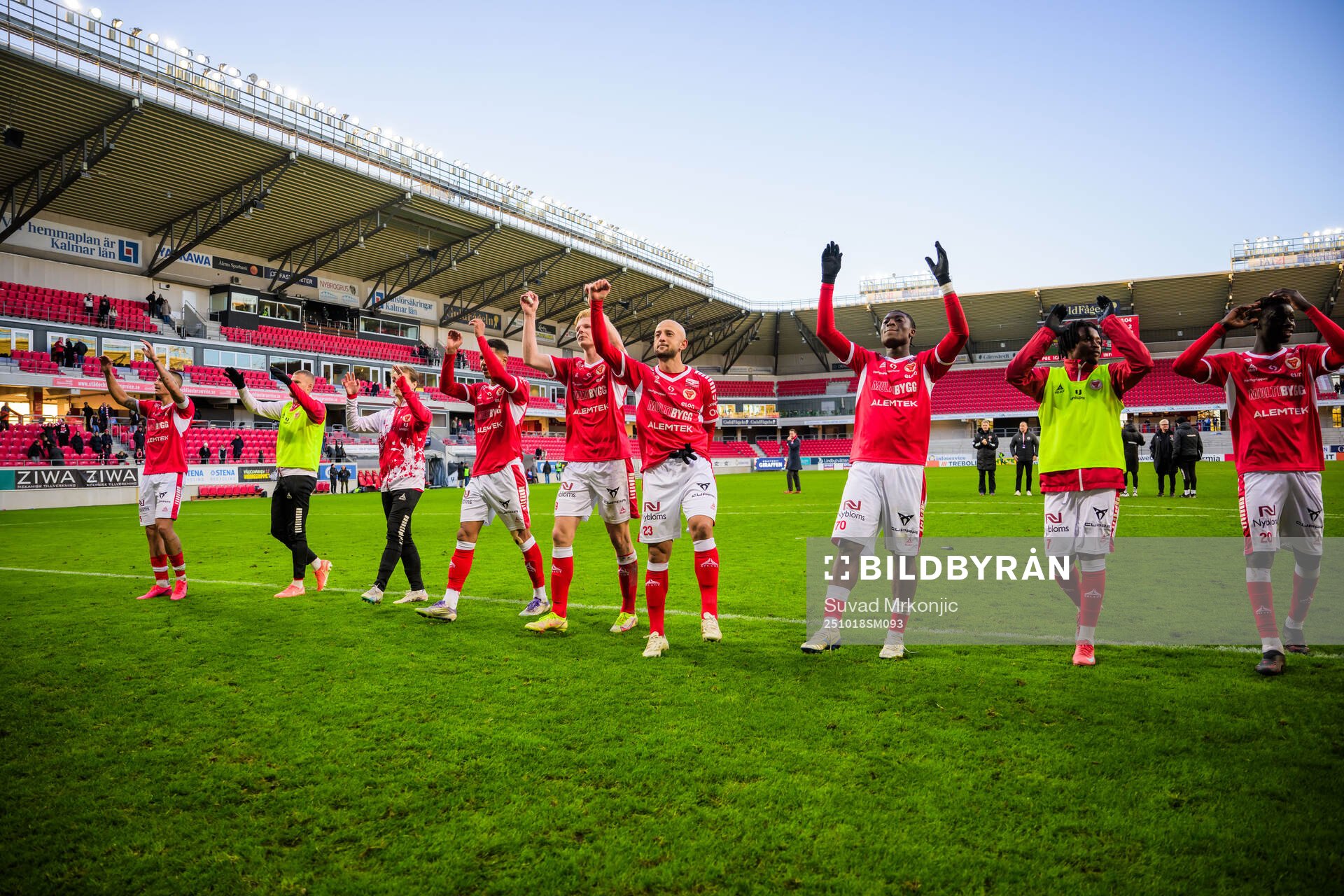 Kalmars spelare jublar