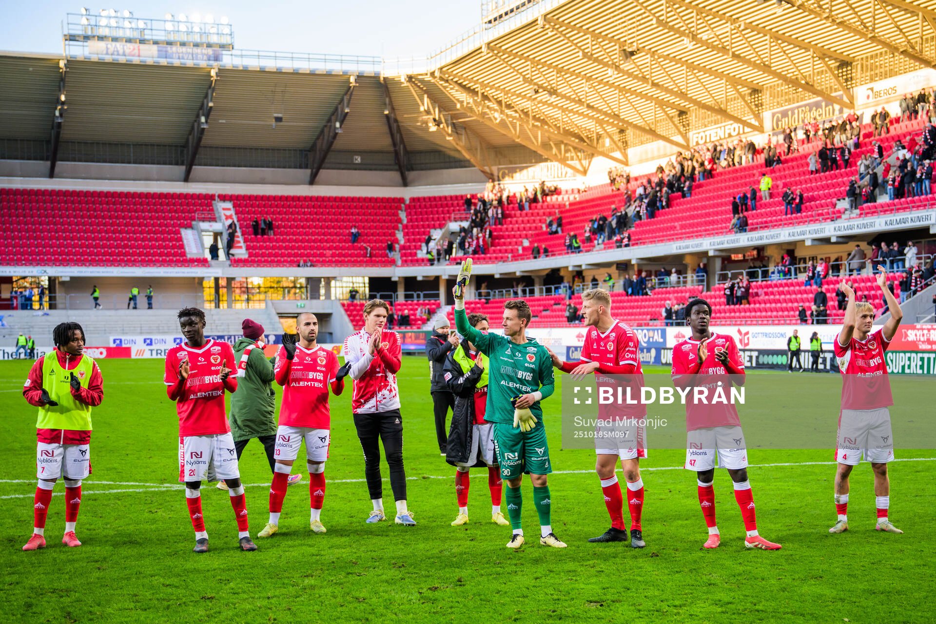Kalmars spelare jublar