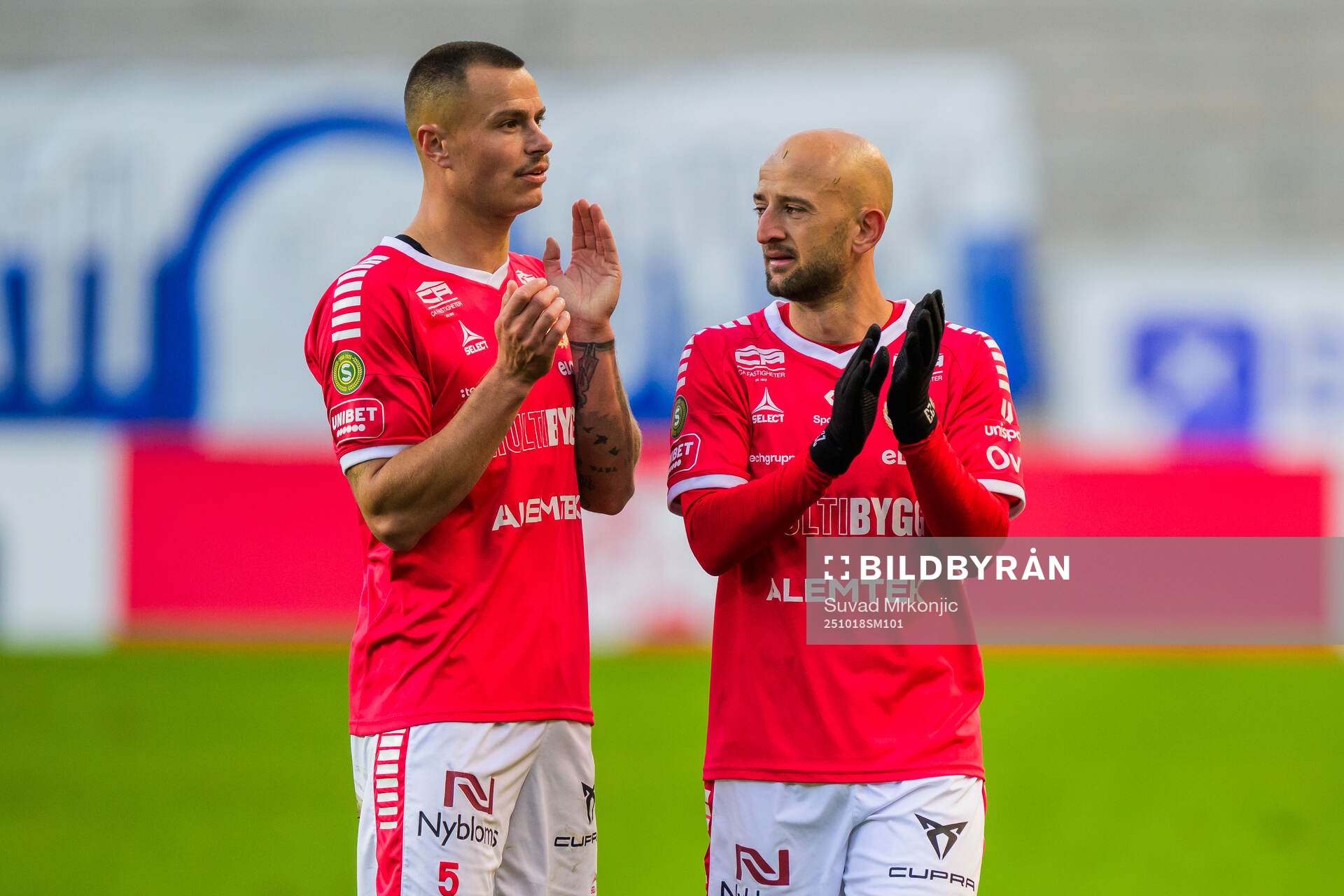 Kalmars Melker Hallberg och Robert Gojani jublar