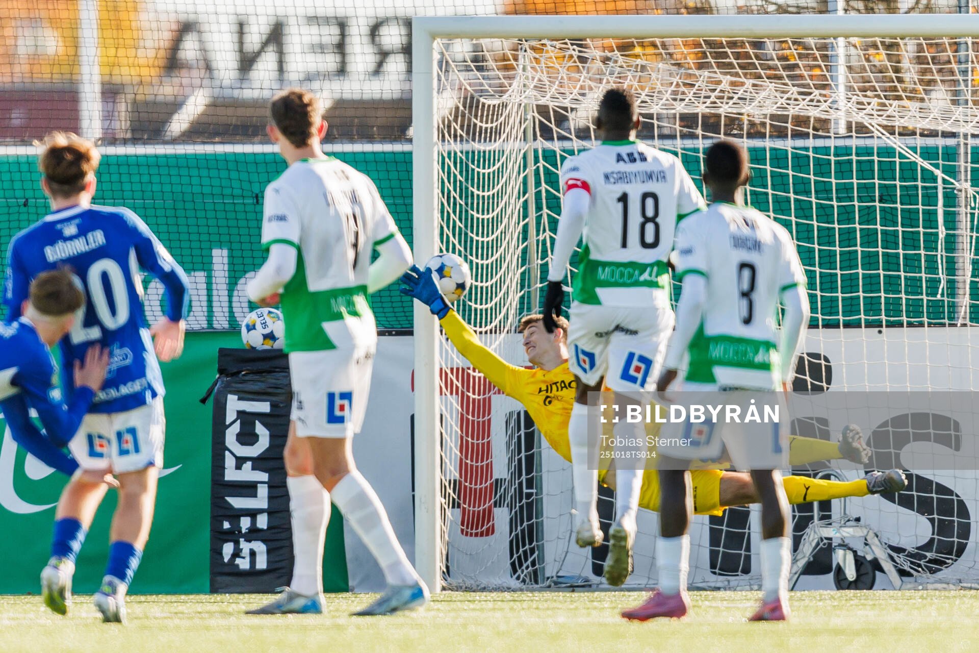 Västerås målvakt Elis Jäger släpper in 0-1 av GIF