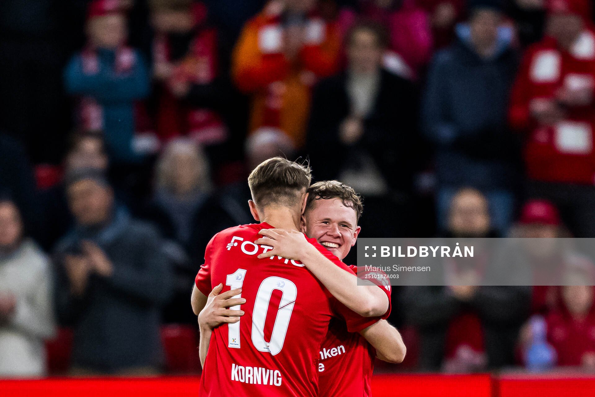 Eggert Aron Gudmundsson of Brann celebrates