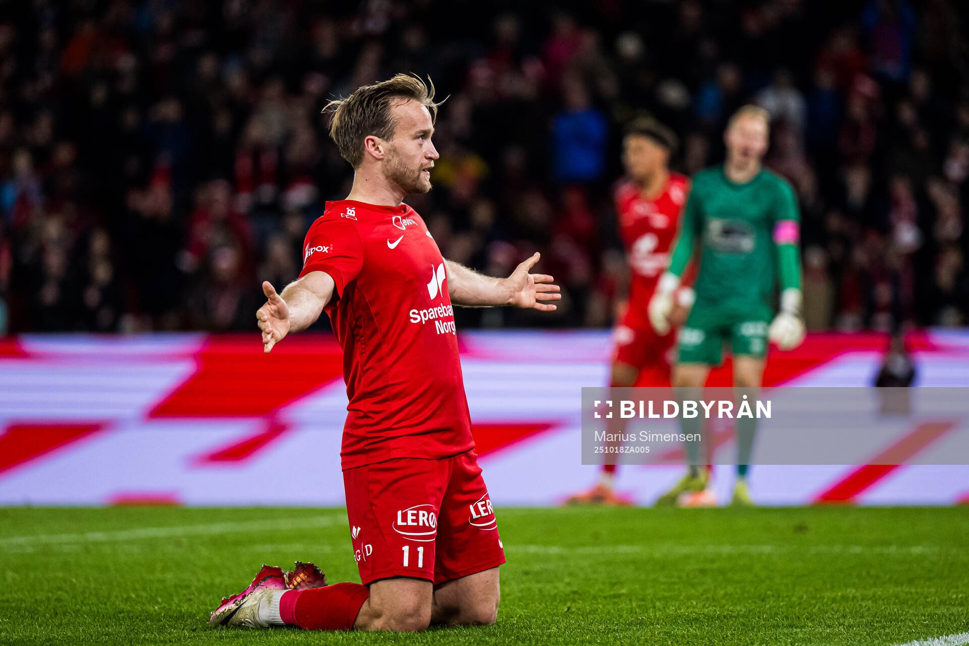 Bård Finne of Brann celebrates