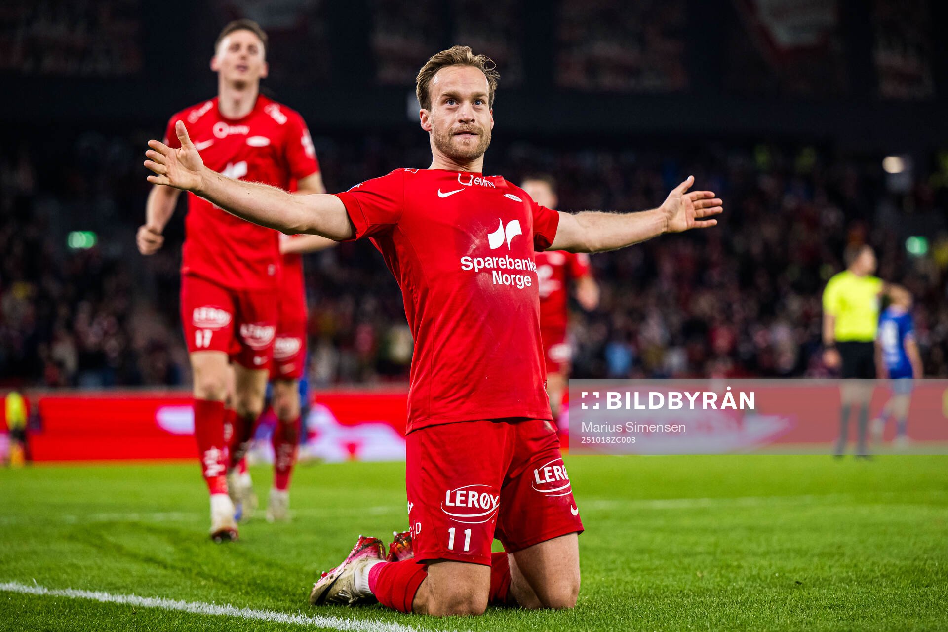 Bård Finne of Brann celebrates