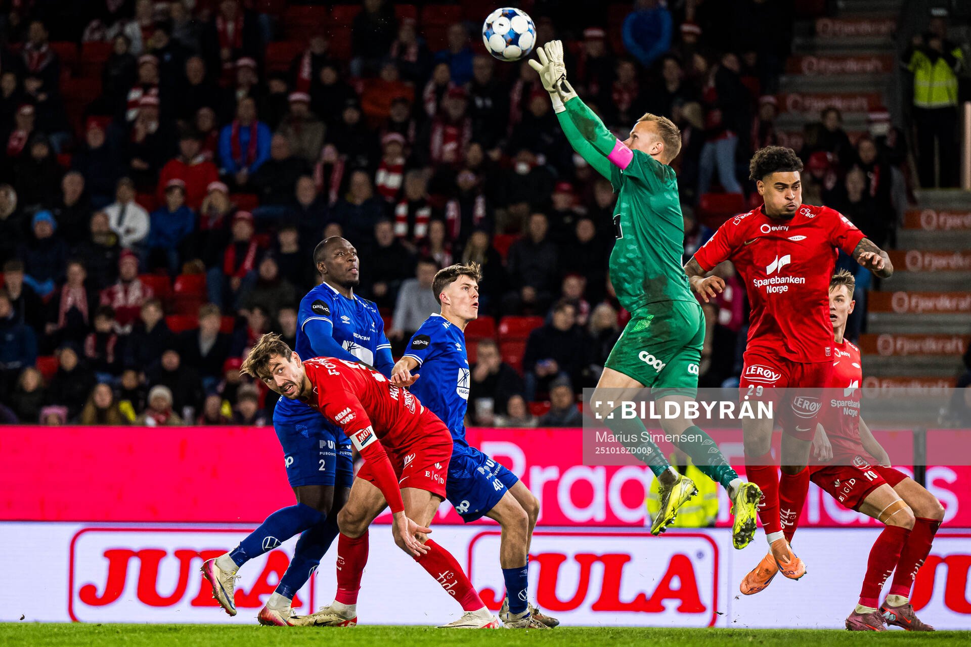Fredrik Pallesen Knudsen of Brann, Goalkeeper Amund Wichne