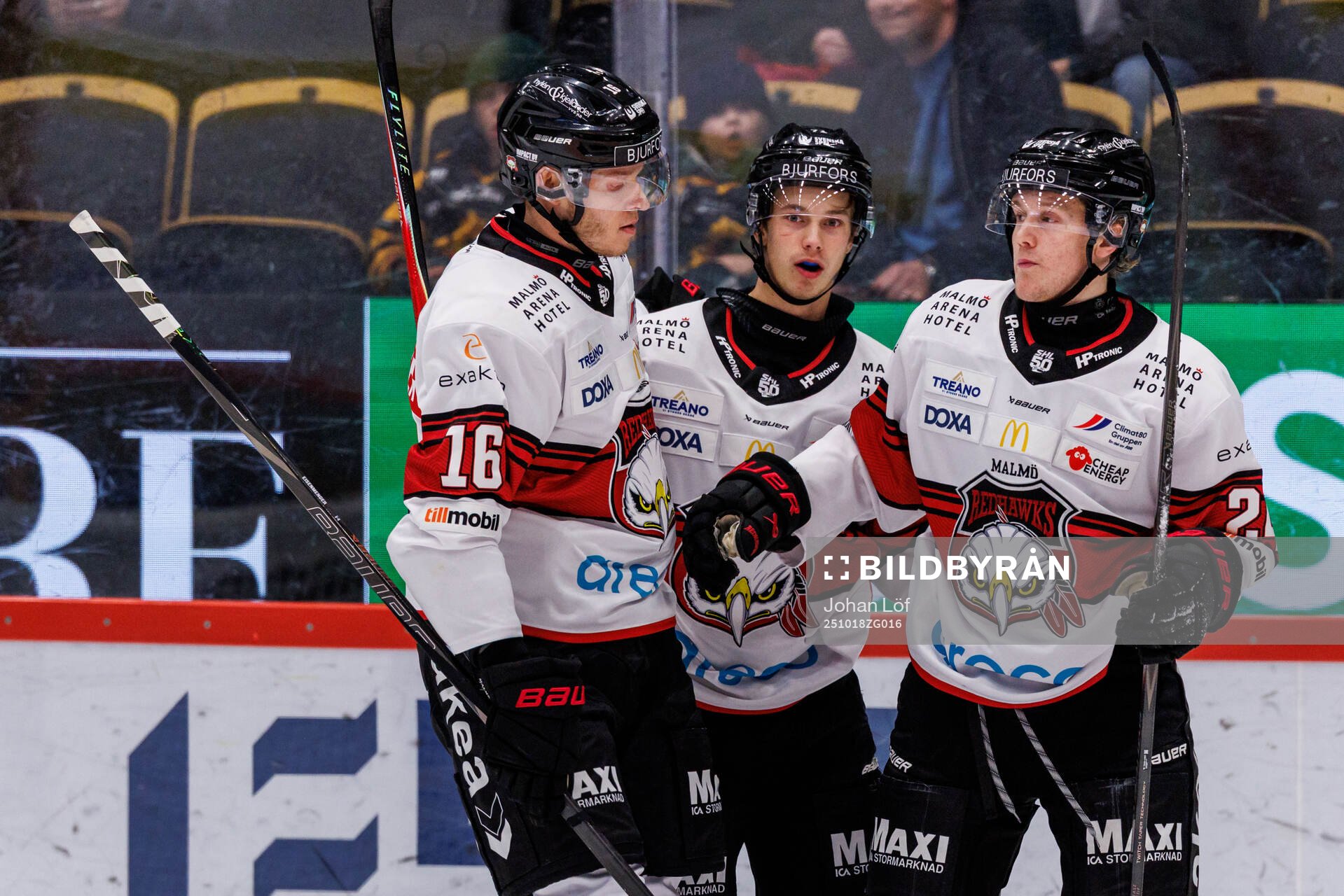 Malmö Redhawks Maximilian Eisenmenger och Filip Björkman
