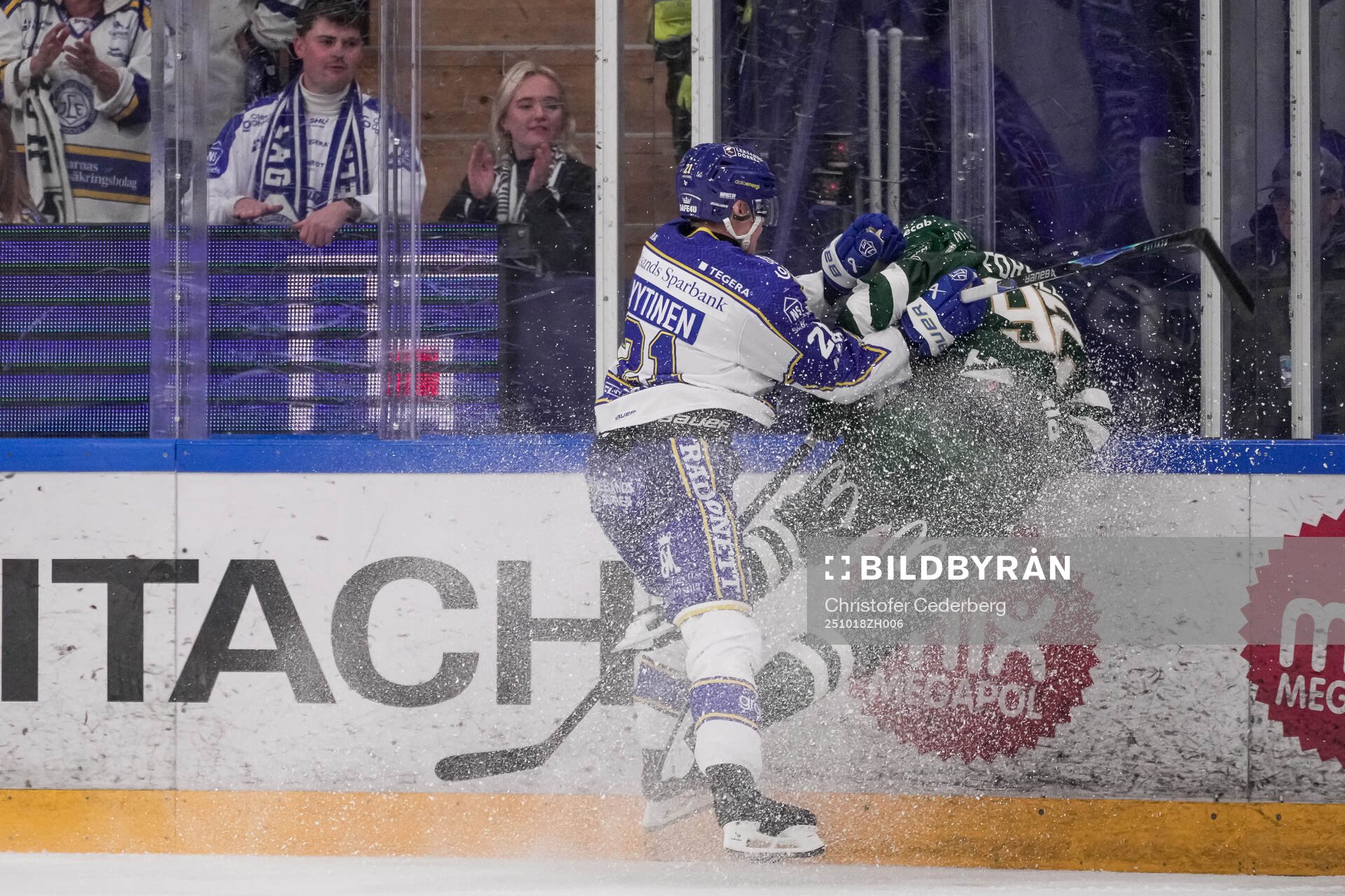 Leksands Joonas Lyytinen och Färjestads Lucas Forsell