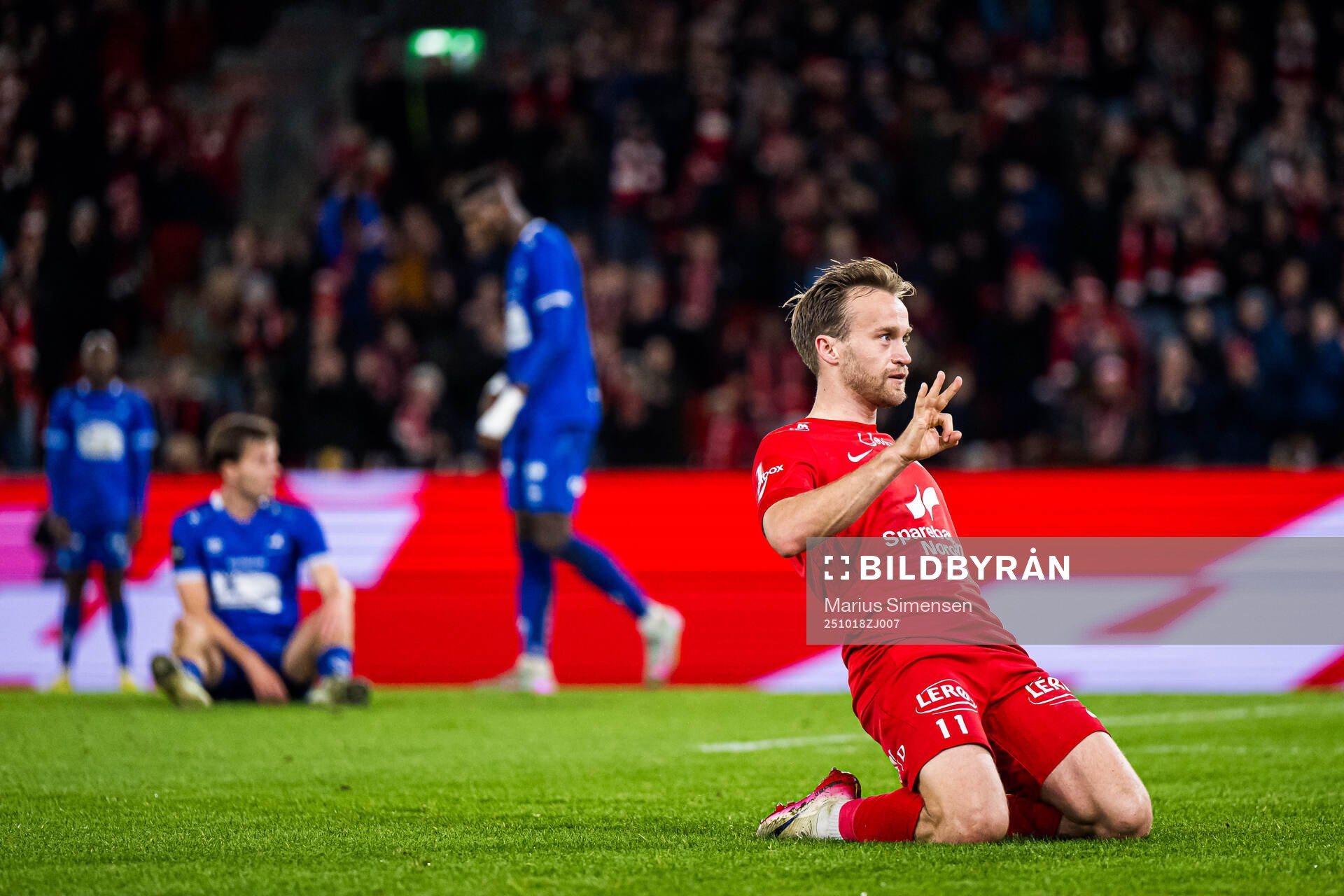 Bård Finne of Brann celebrates