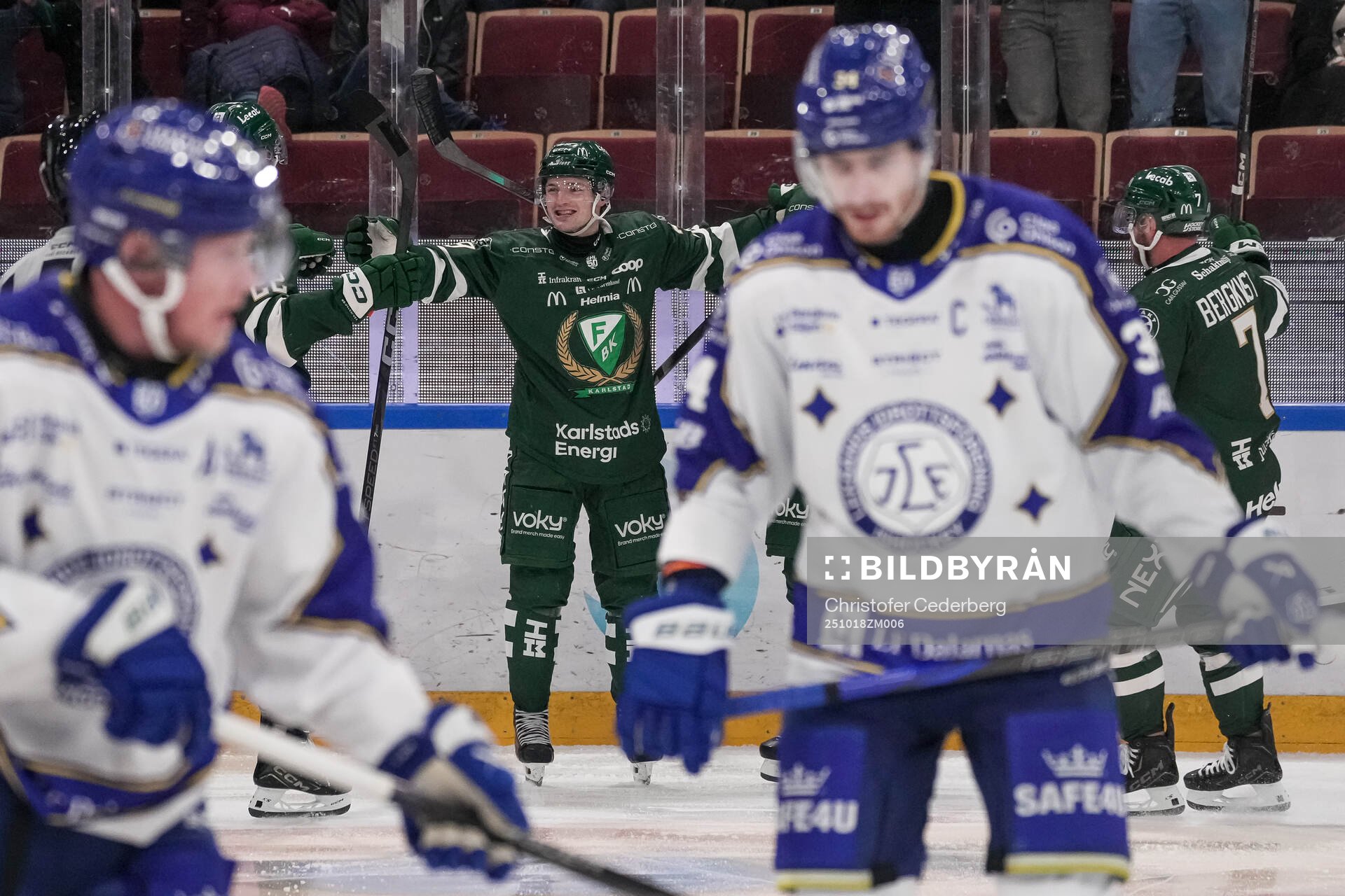 Färjestads Luke Philp jublar