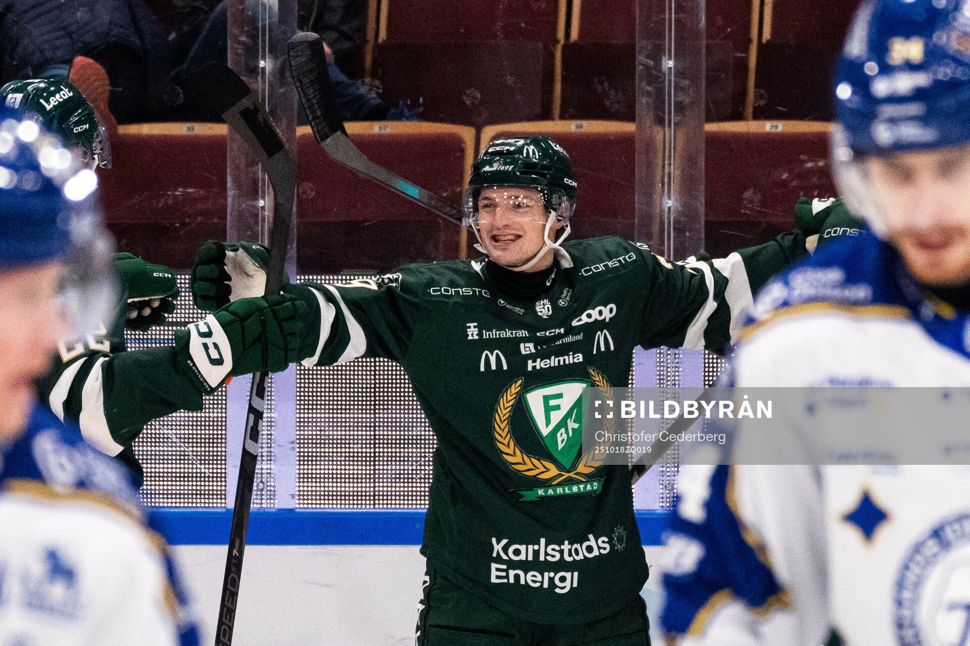 Färjestads Luke Philp jublar