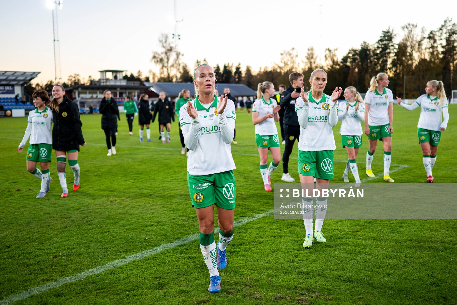 Hammarbys spelare jublar
