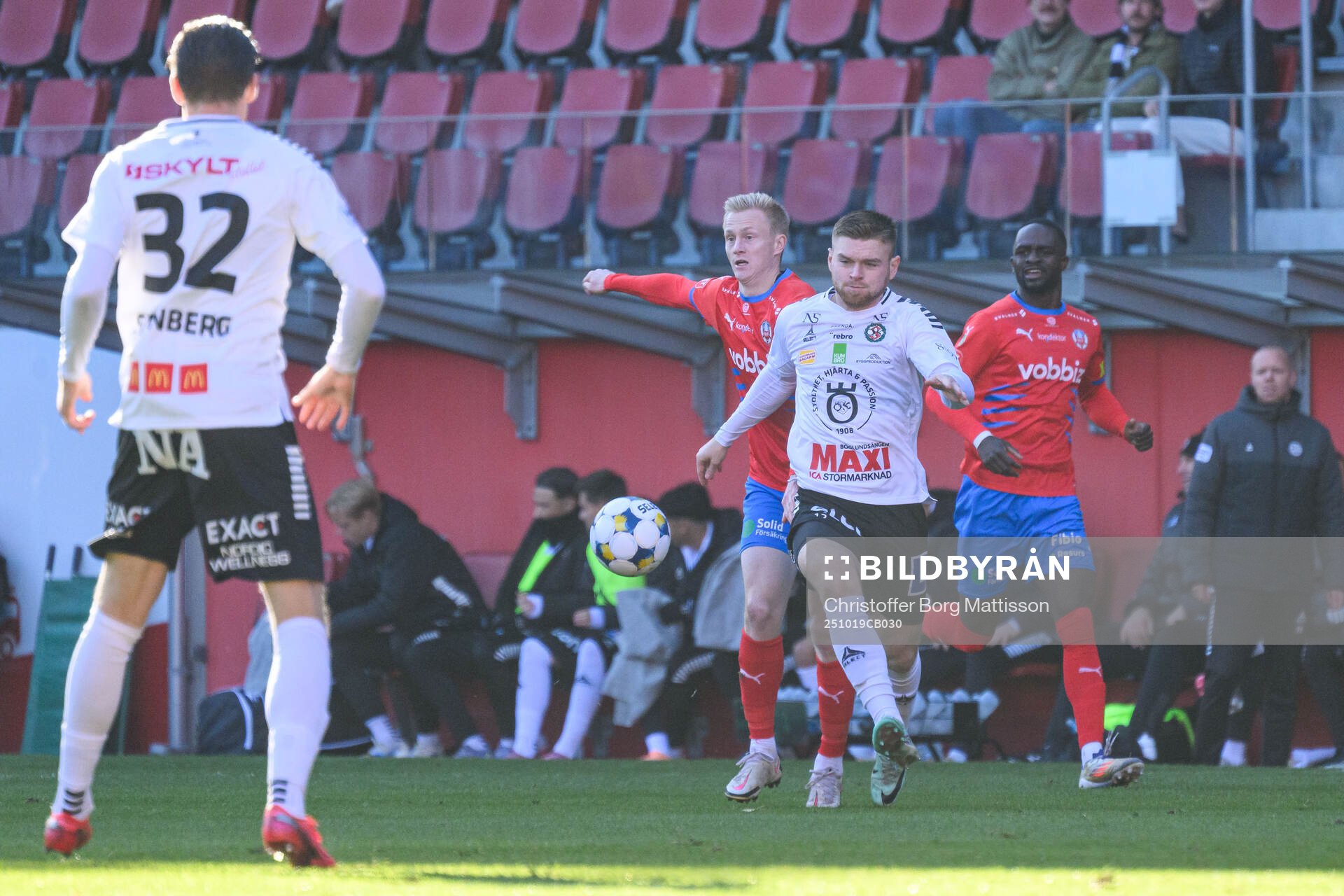 Helsingborgs Oscar Aga och Örebros Dino Salihovic