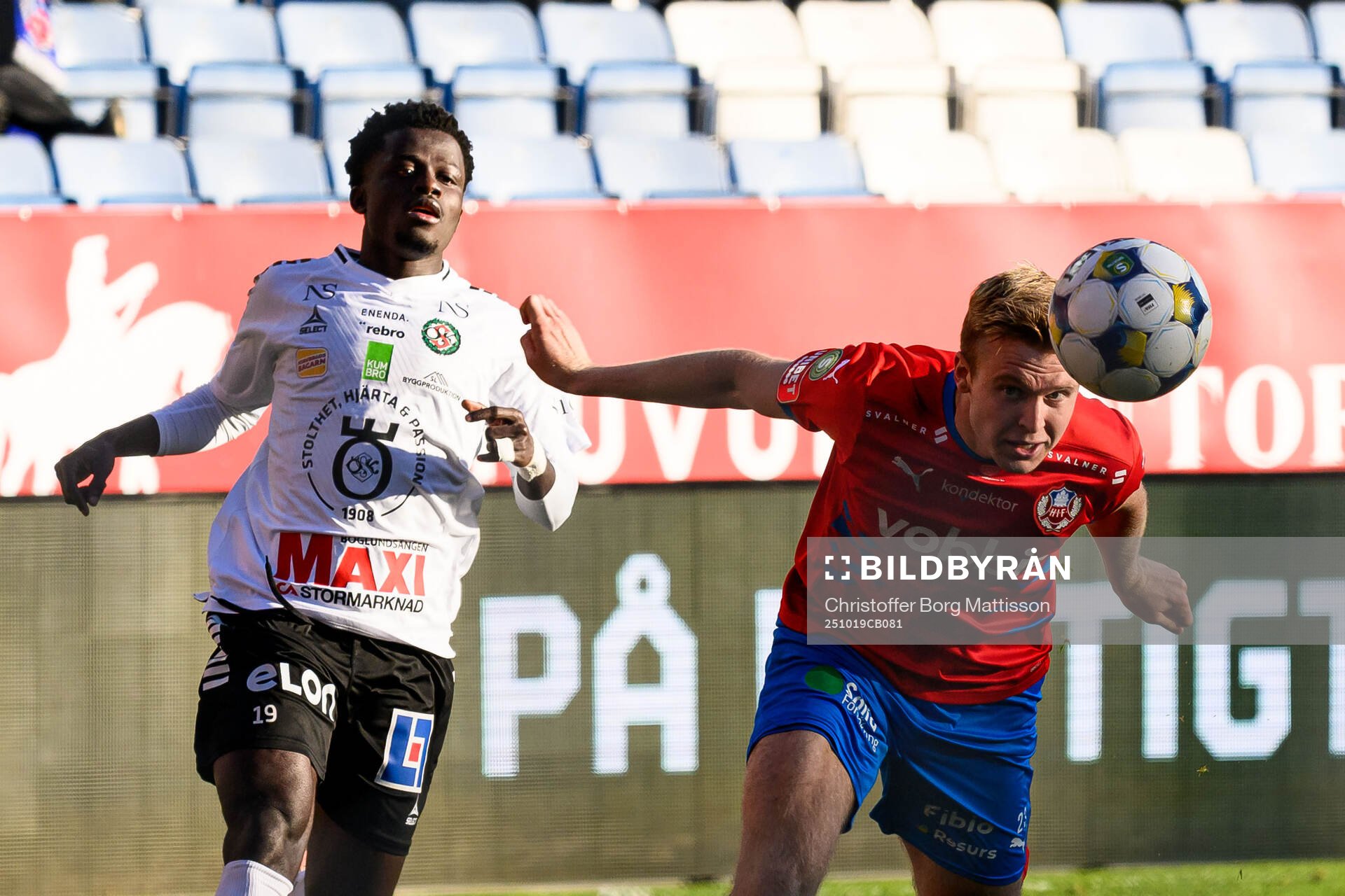 Örebros Blessing Asumang Dankwah och Helsingborgs William