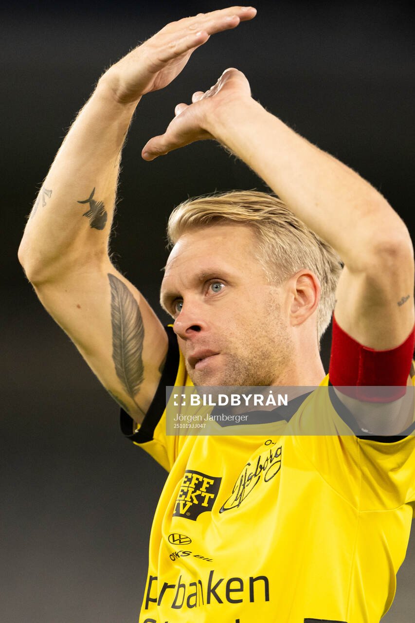 Elfsborgs Johan Larsson jublar