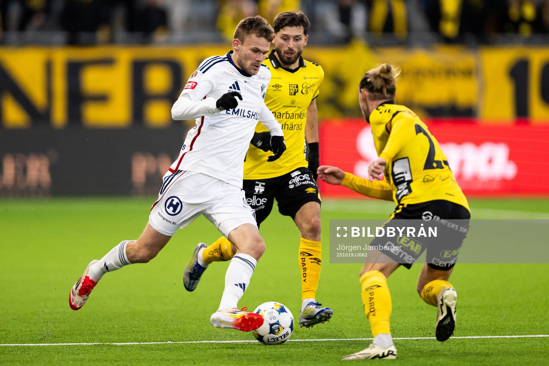 Östers Oscar Uddenäs och Elfsborgs Arber Zeneli