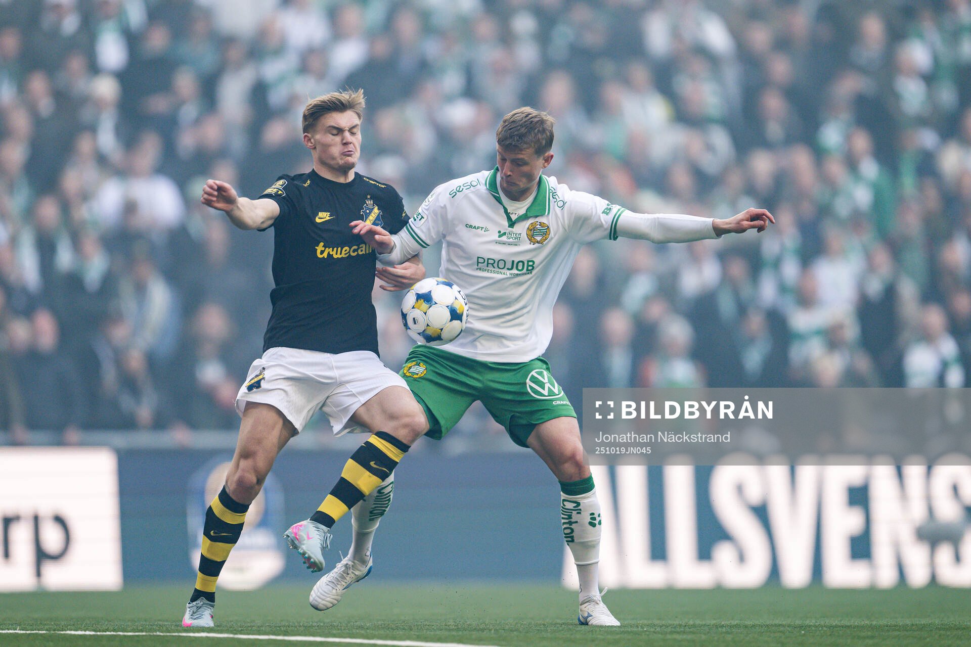 AIKs Erik Hovden Flataker och Hammarbys Frederik Winther