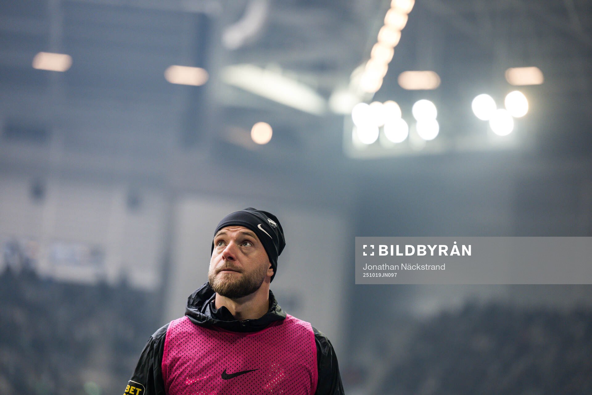 AIKs John Guidetti värmer upp