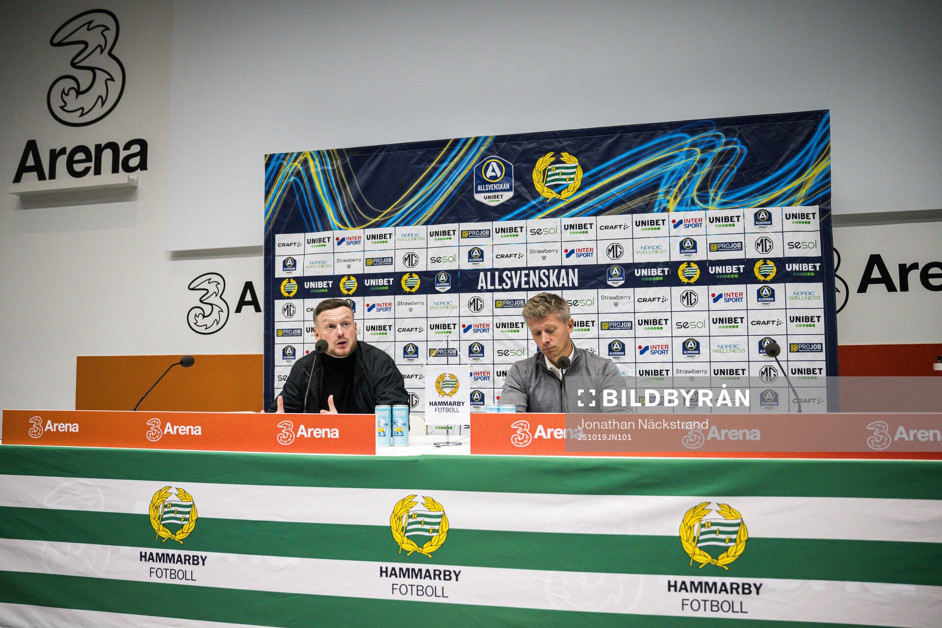 Hammarbys tränare Kim Hellberg och AIKs tränare Mikkjal