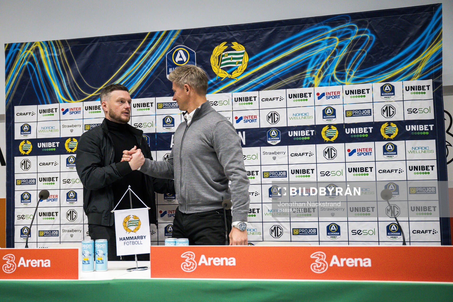 Hammarbys tränare Kim Hellberg och AIKs tränare Mikkjal