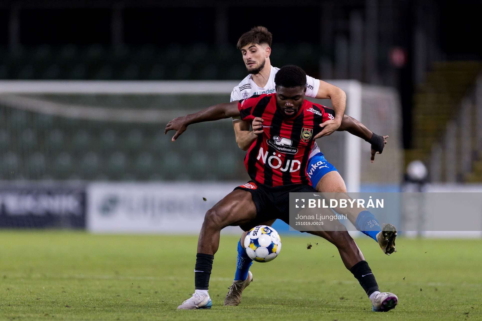 Värnamos Emin Grozdanic och Brommapojkarnas Ezekiel Alladoh