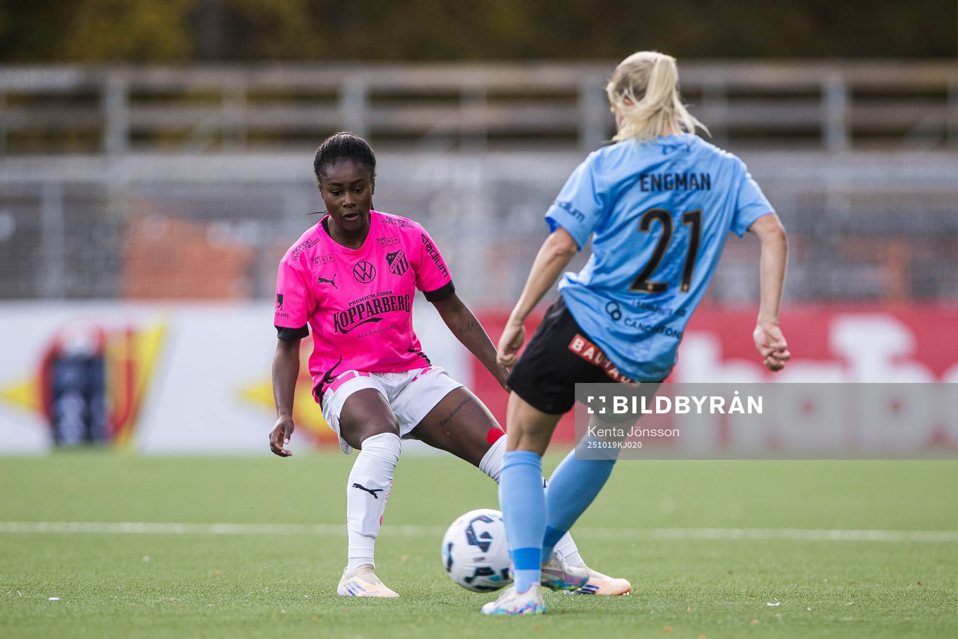 Häckens Monica Jusu Bah och Brommapojkarnas Adelina Engman