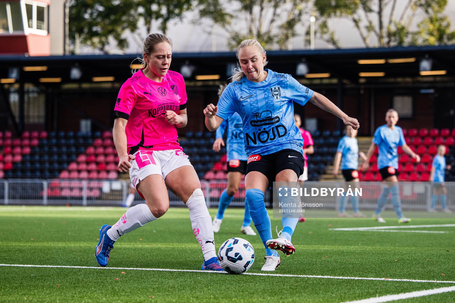 Häckens Alice Bergström och Brommapojkarnas Wilma Wärulf