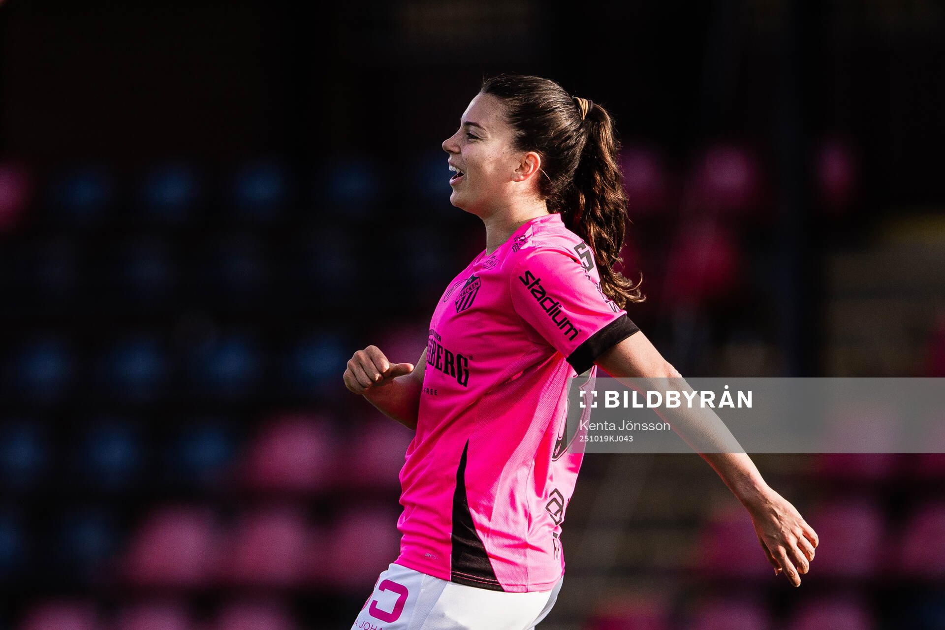 Häckens Helena Sampaio jublar