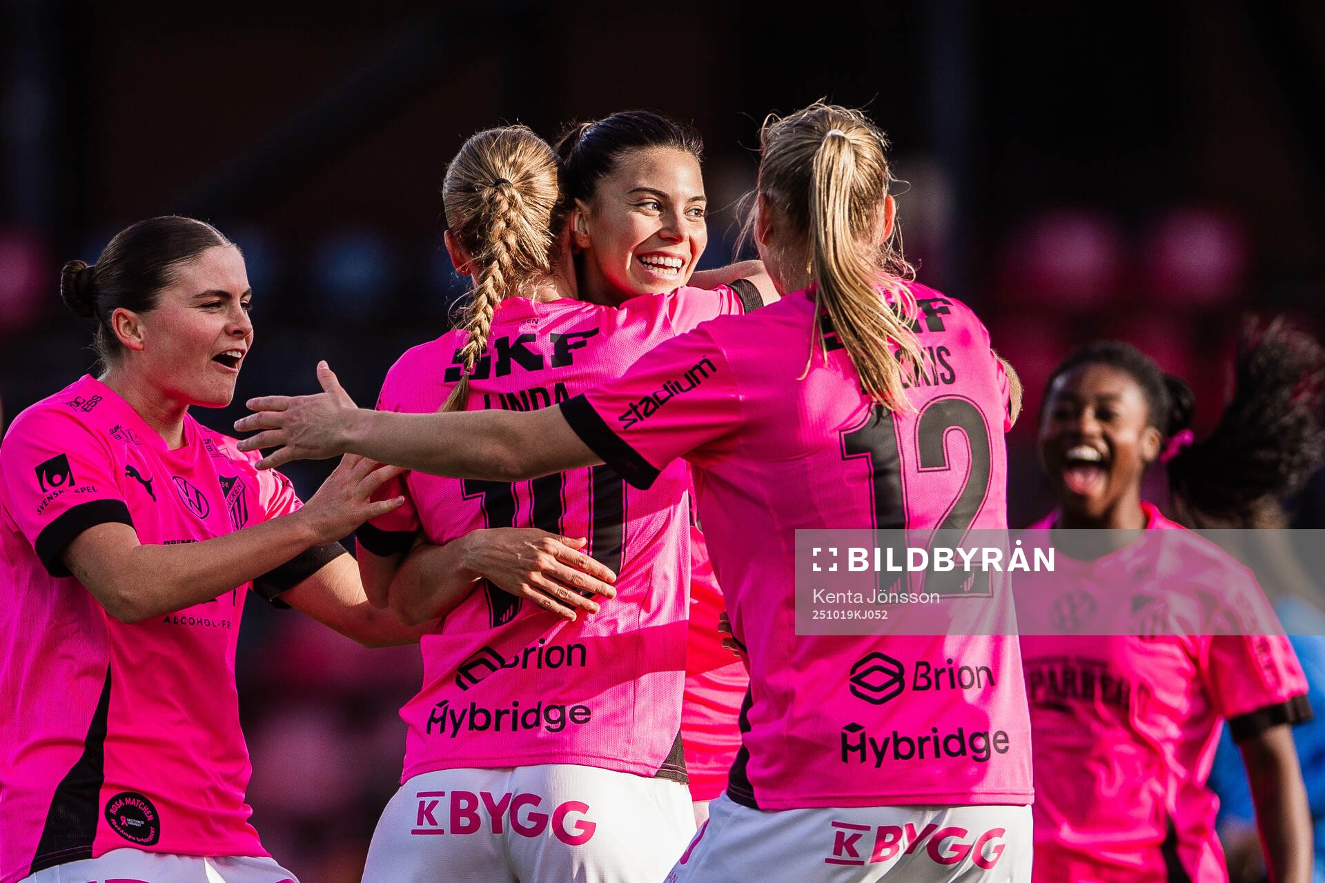 Häckens Helena Sampaio jublar