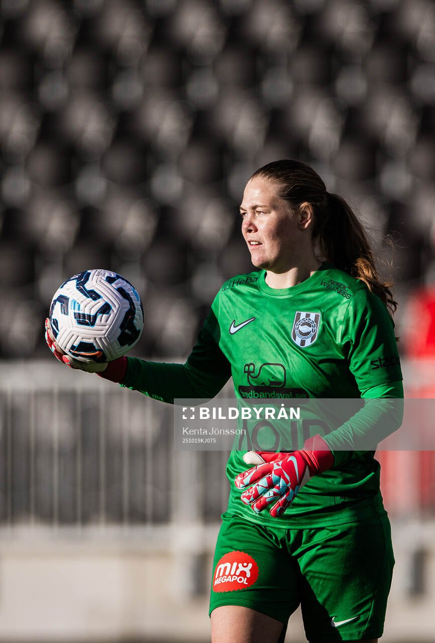 Brommapojkarnas målvakt Emilia Johansson