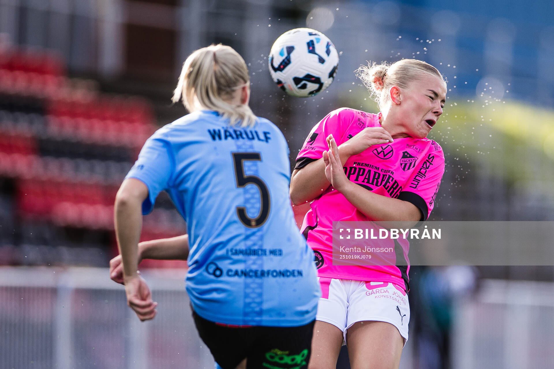 Brommapojkarnas Wilma Wärulf och Häckens Matilda Nildén