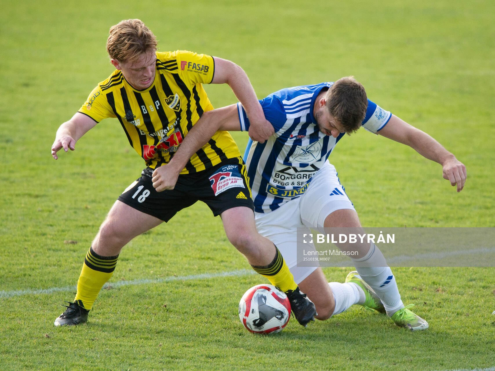 IFK Hässleholms Sam Hegdal i matchen i division 2 mellan