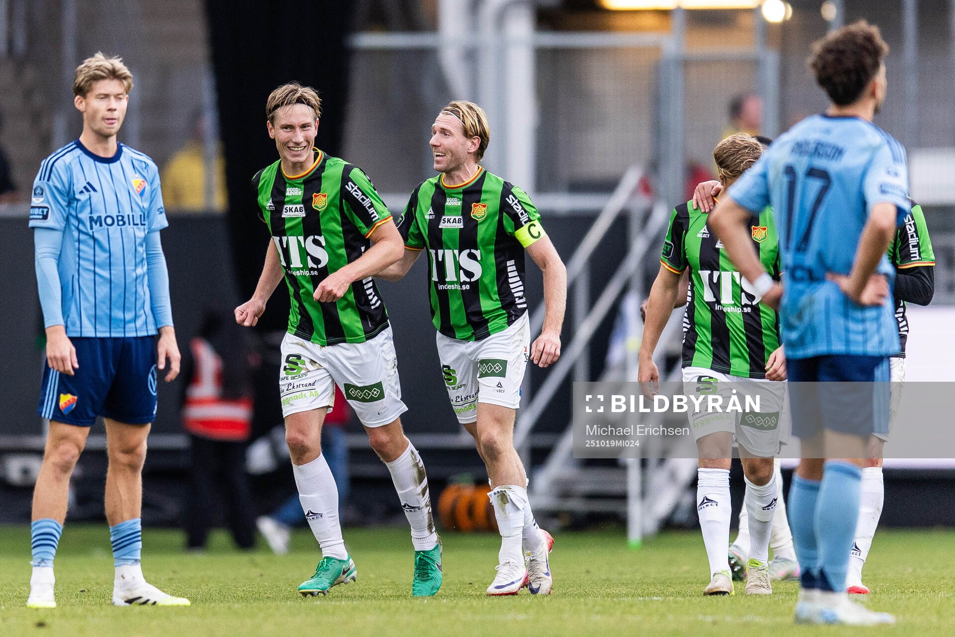 GAIS Robin Frej jublar med August Wängberg