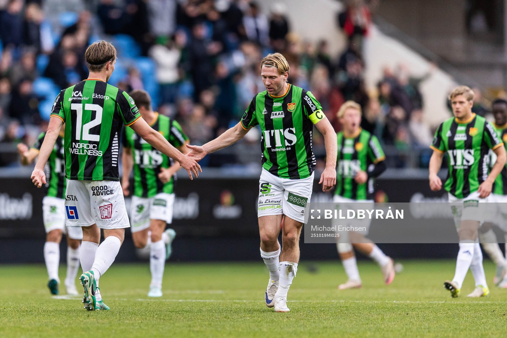 GAIS Robin Frej jublar med August Wängberg