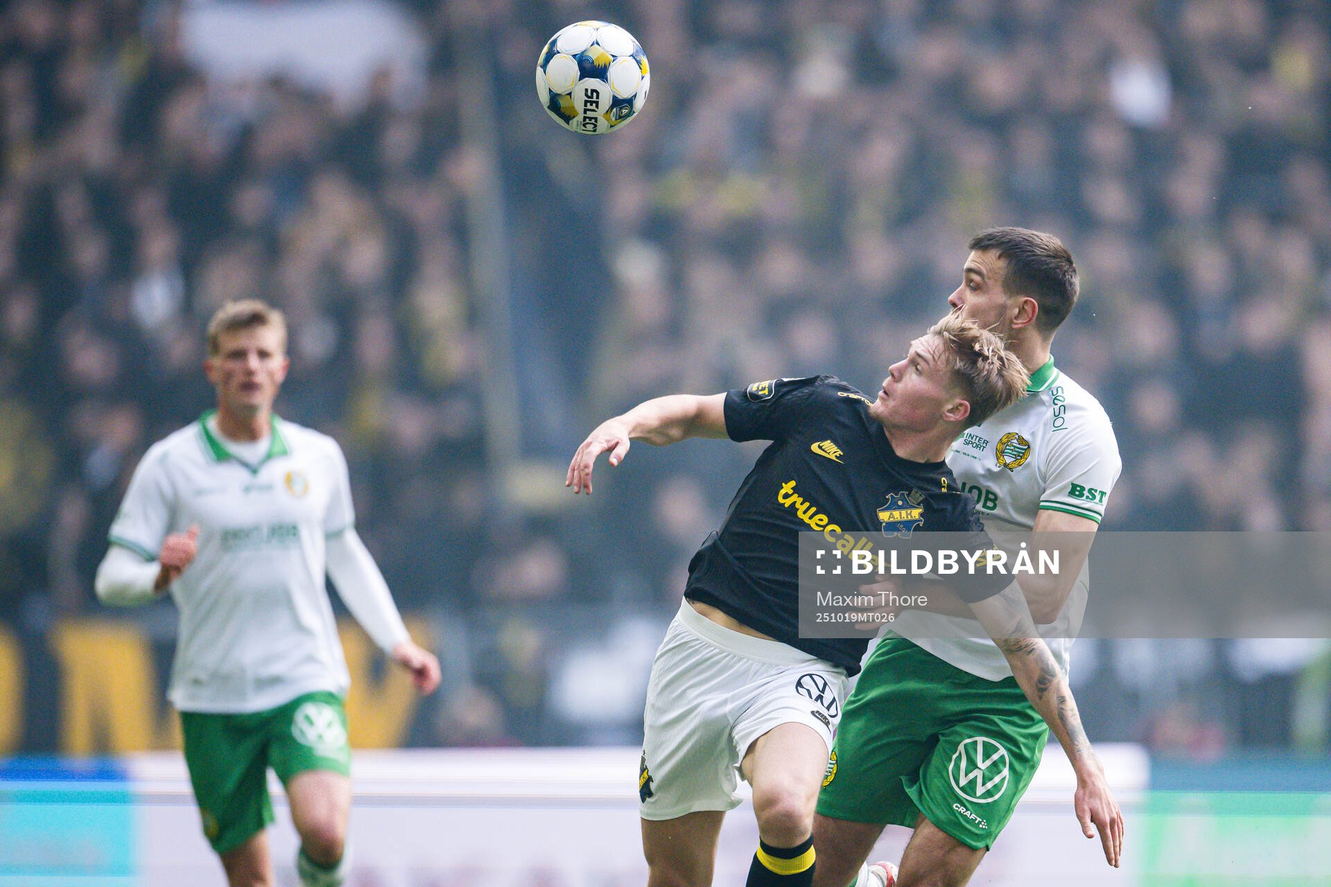 AIKs Erik Hovden Flataker och Hammarbys Pavle Vagic