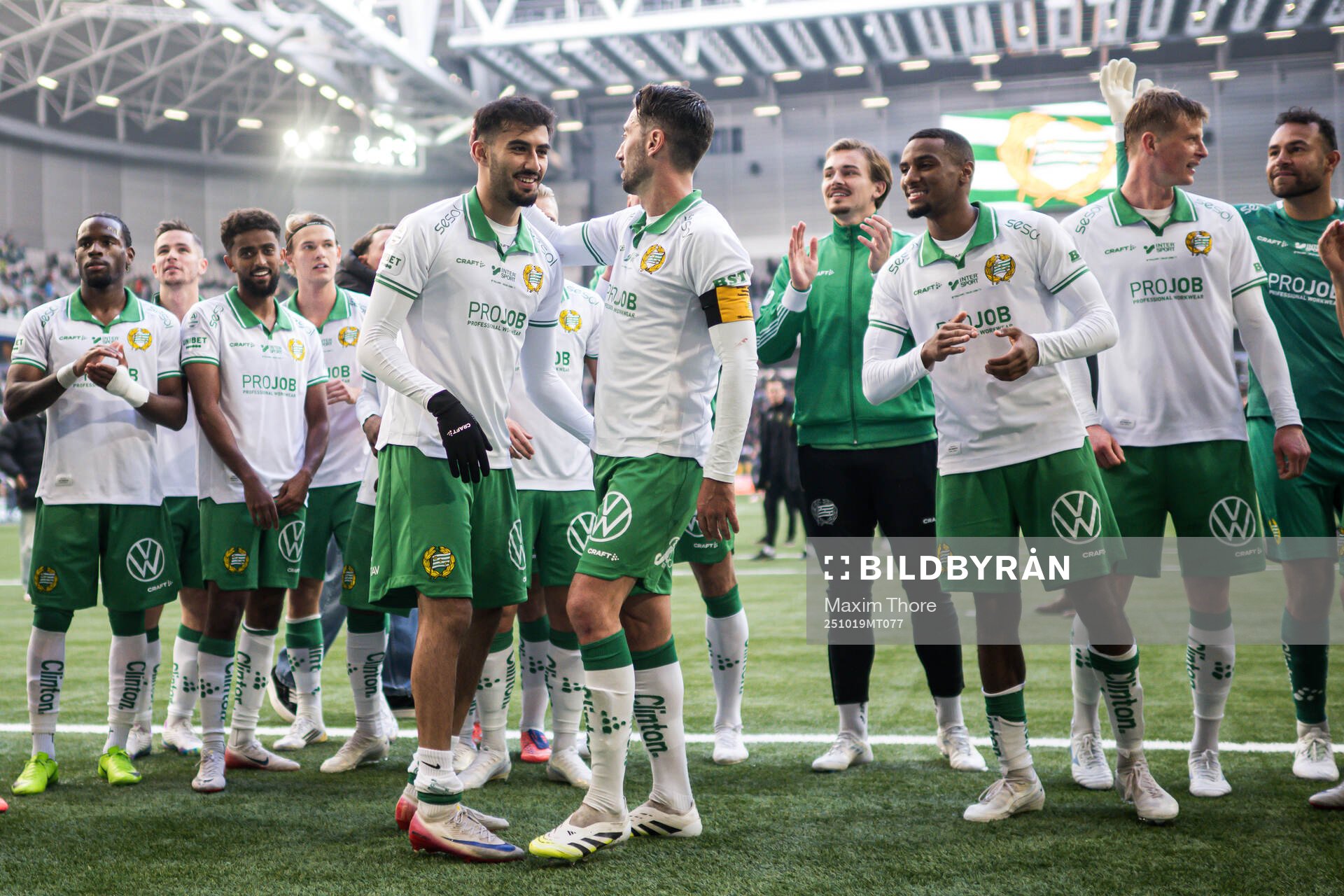 Hammarbys Montader Madjed och Nahir Besara jublar
