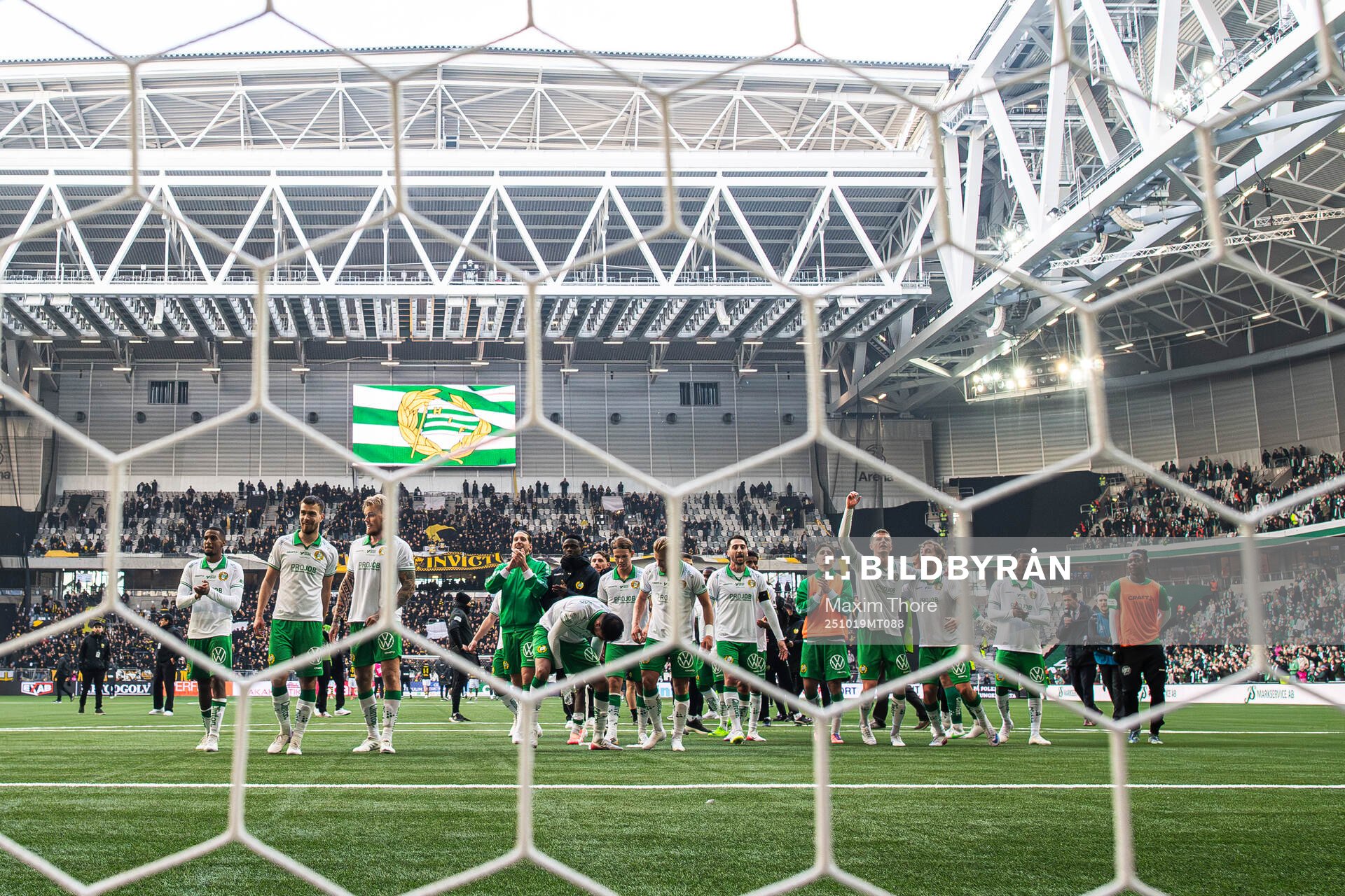 Hammarbys spelare jublar