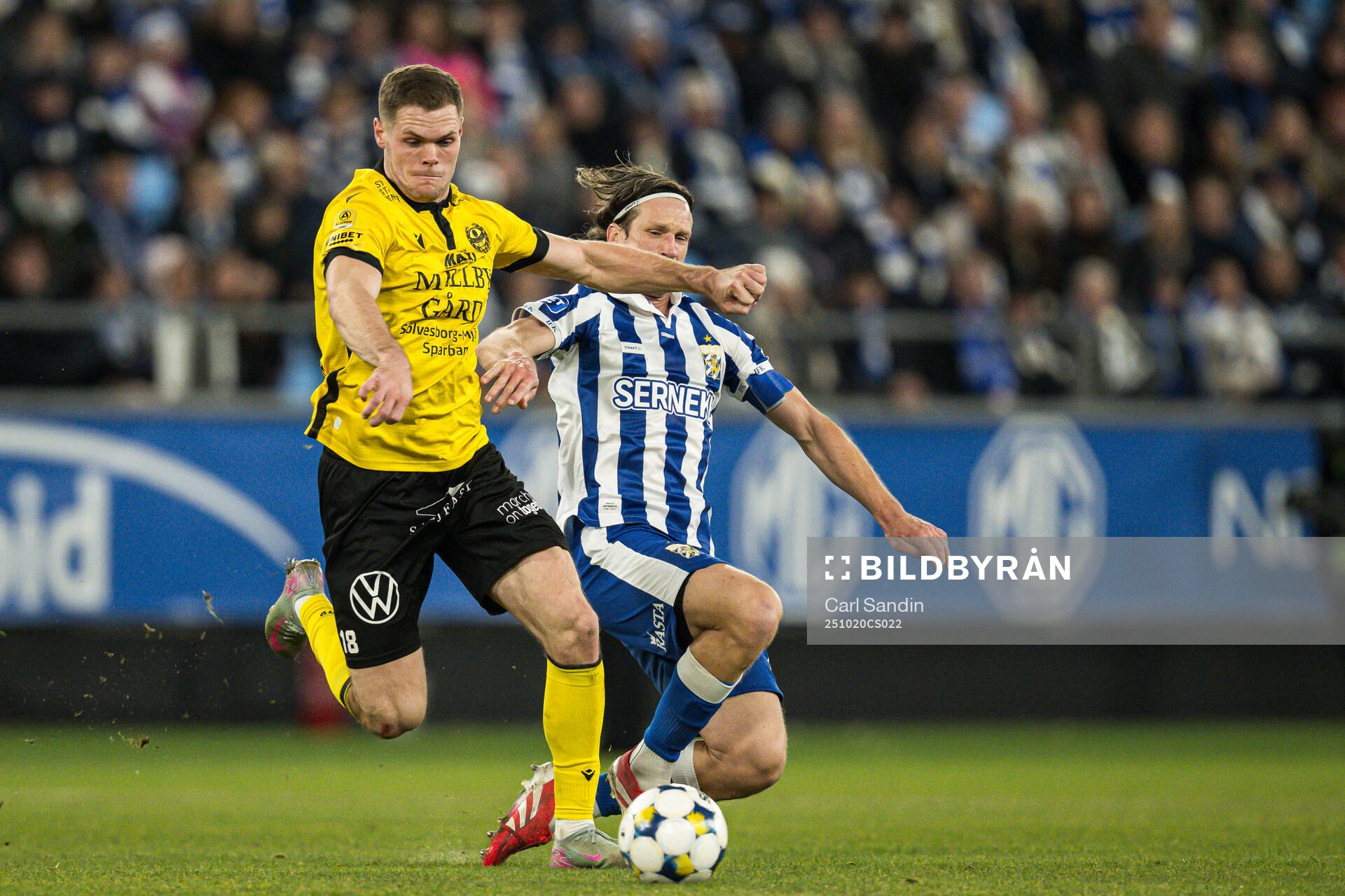 Mjällbys Jacob Bergström och IFK Göteborgs Gustav