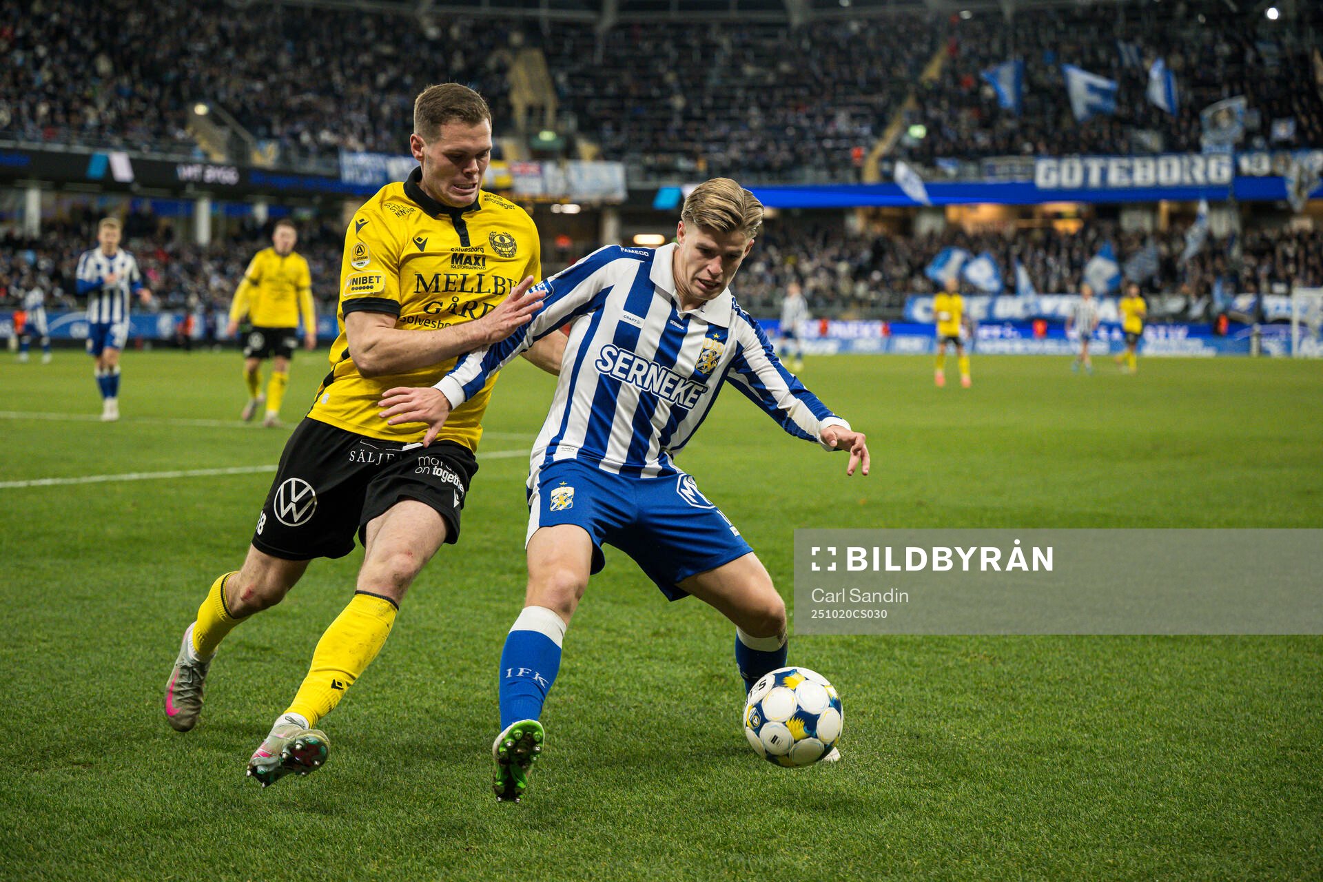 Mjällbys Jacob Bergström och IFK Göteborgs Felix Eriksson