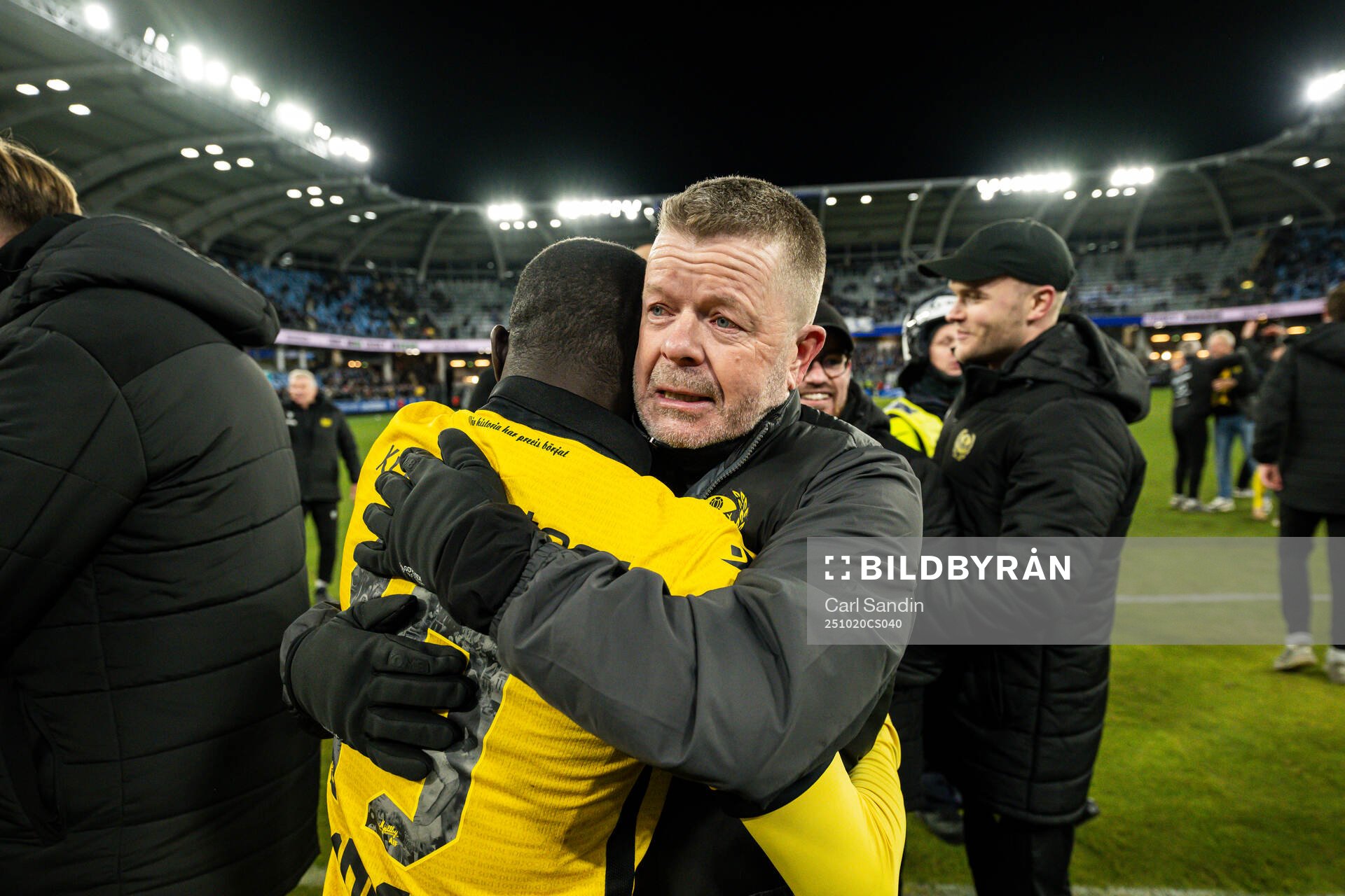 Mjällbys tränare Anders Torstensson jublar