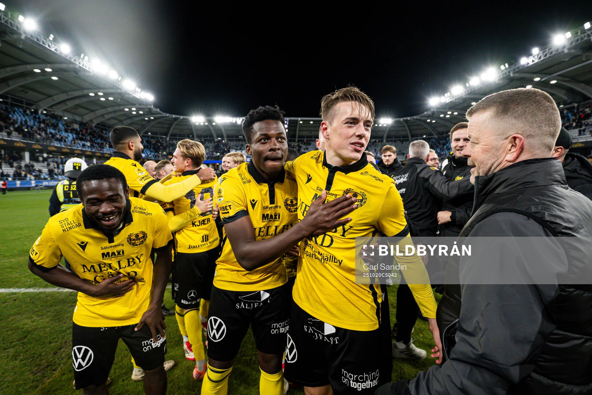 Mjällbys Elliot Stroud jublar