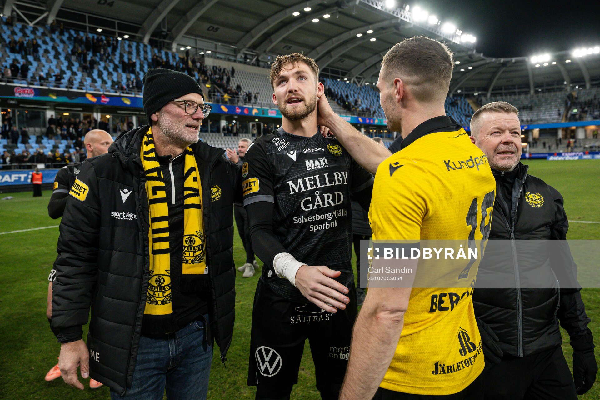 Mjällbys ordförande Magnus Emeus, målvakt Noel