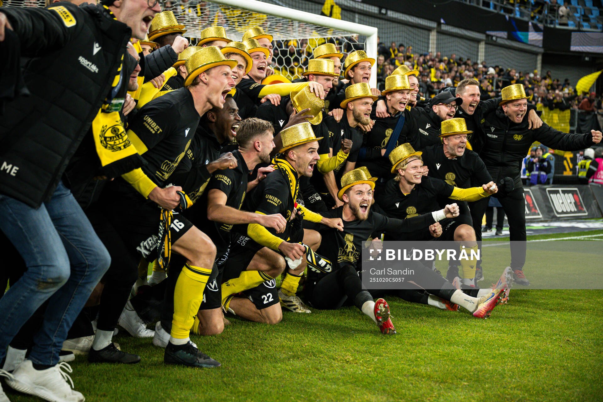 Mjällbys spelare jublar