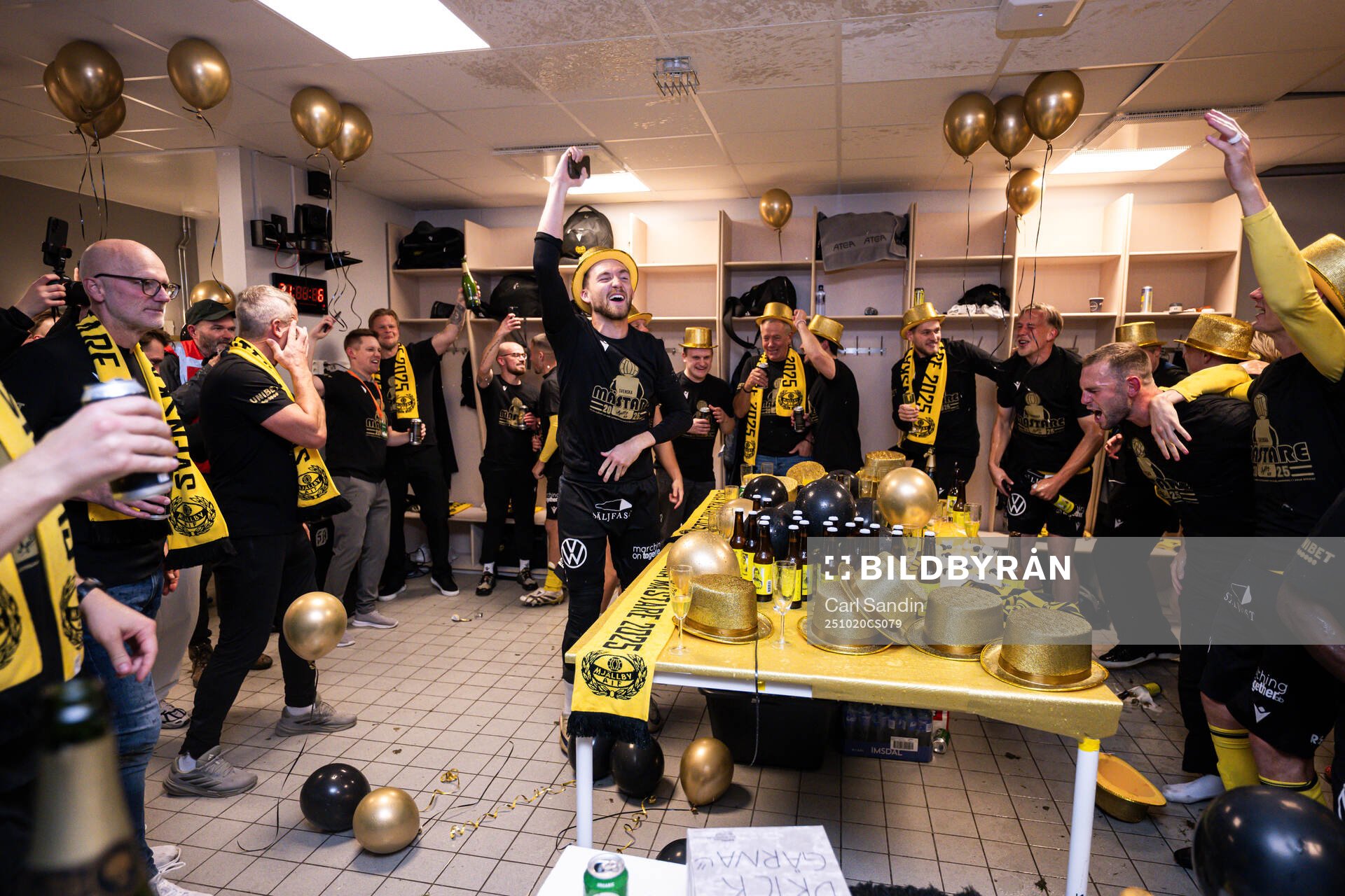 Mjällbys målvakt Noel Törnqvist i omklädningsrummet
