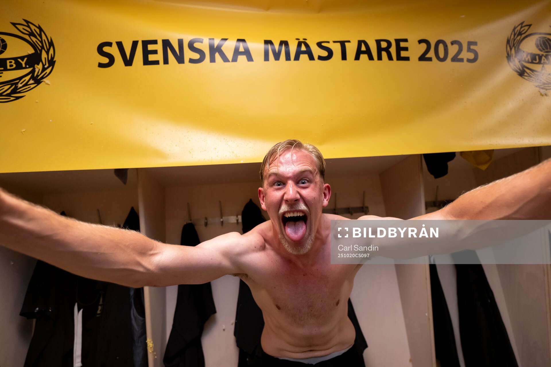 Mjällbys Herman Johansson jublar